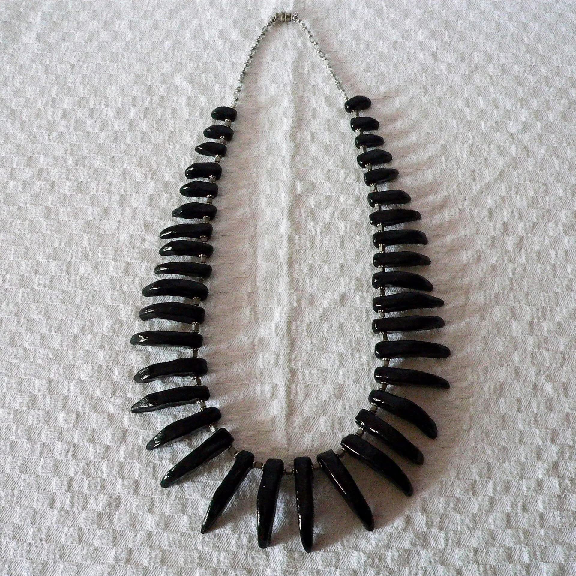 Elegant Long Claw-Shaped Ceramic Bead Necklace in Amethyst Black - Perfect for Boho Chic Outfits & Evening Wear