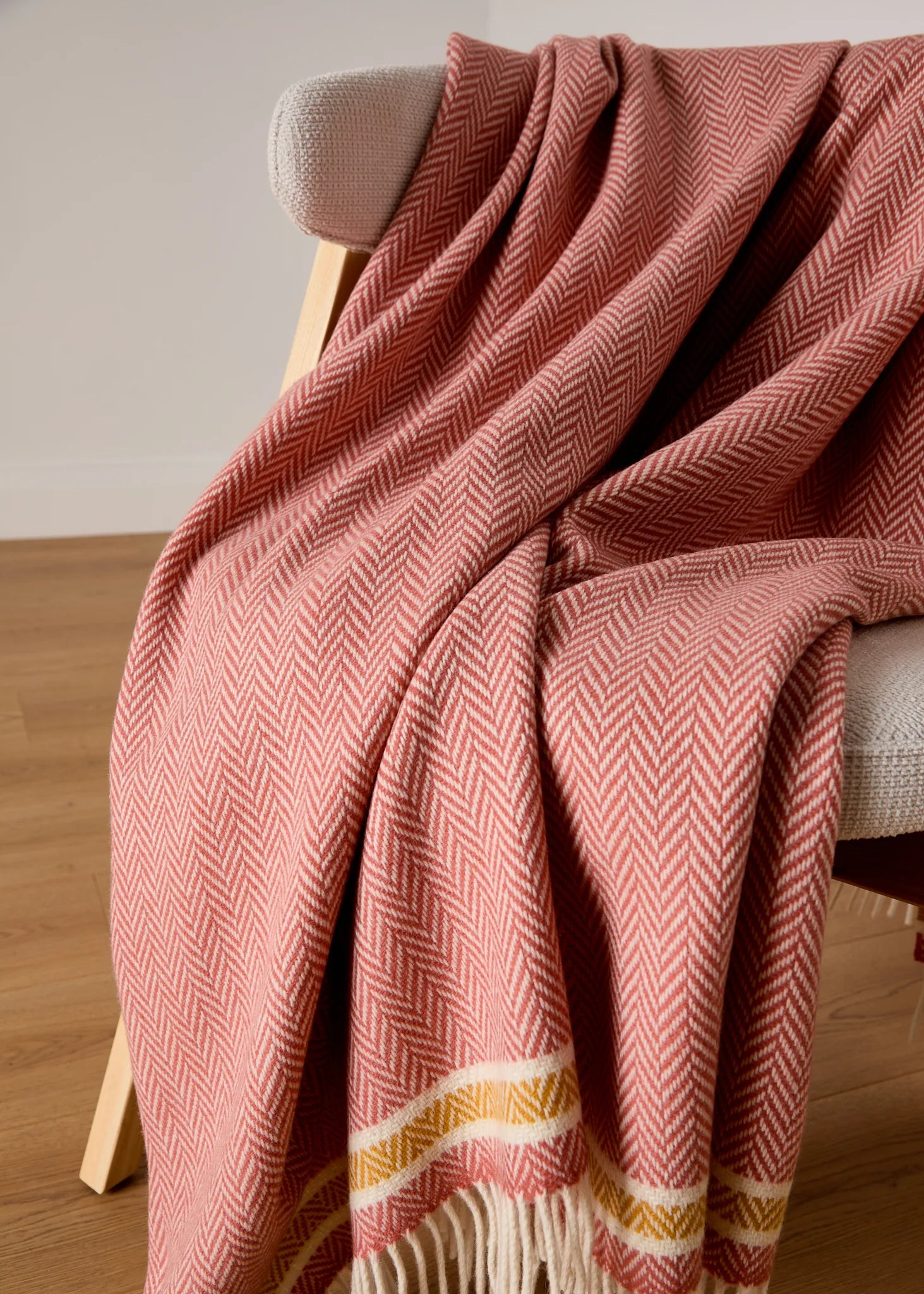 Luxury Foxford Cashmere and Lambswool Throw Blanket - Soft & Warm Inishcrone Design for Bed, Sofa & Travel - Perfect for Cozy Nights, Home Decor & Gifts