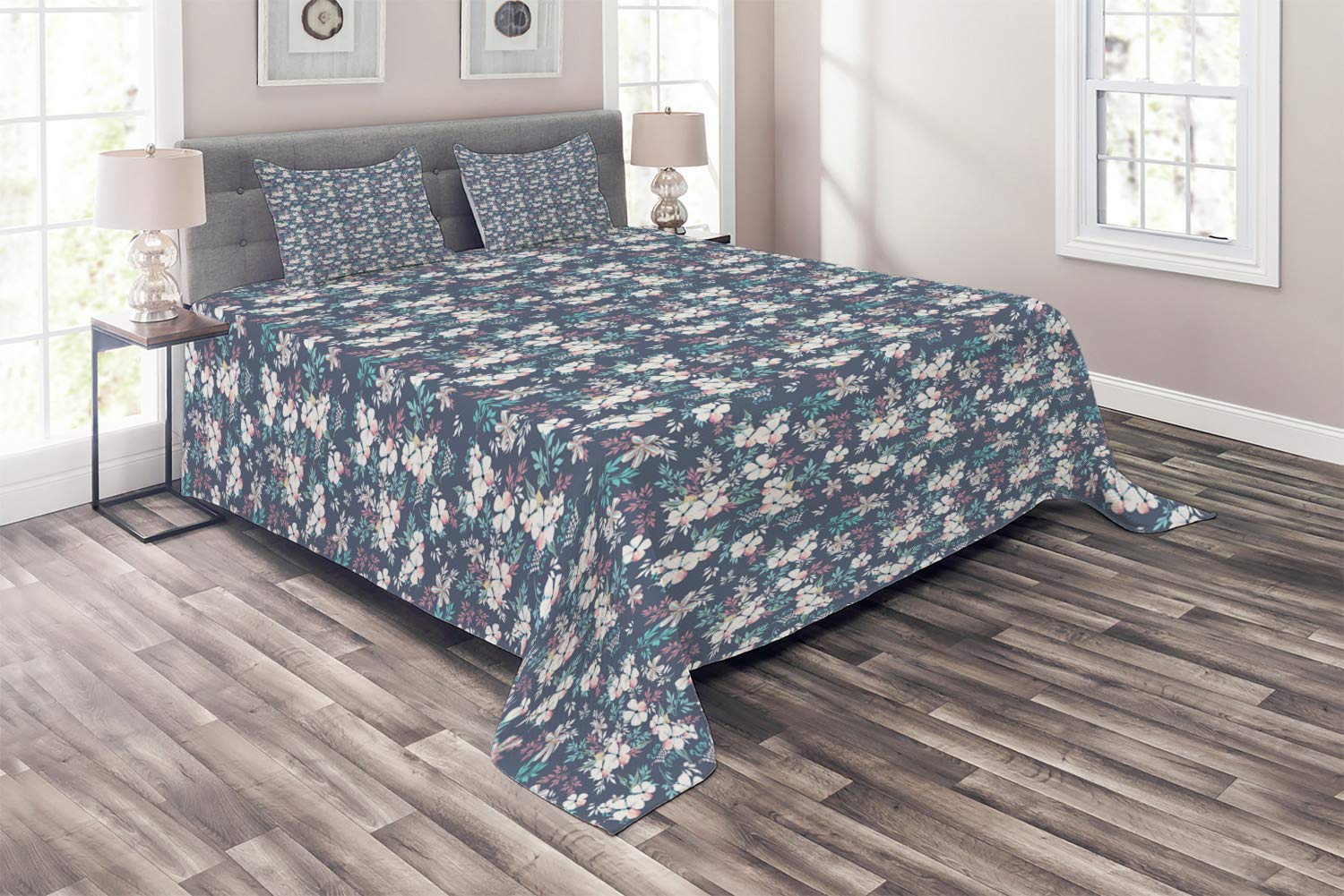 Ambesonne Floral Quilt Set - 3 Piece King Size Bedspread with 2 Pillow Shams, Soft Tone Leaf Pattern Spring Romance Design in Purple Blue & Multicolor | Perfect for Master Bedroom, Guest Room & Boho Chic Home Decor