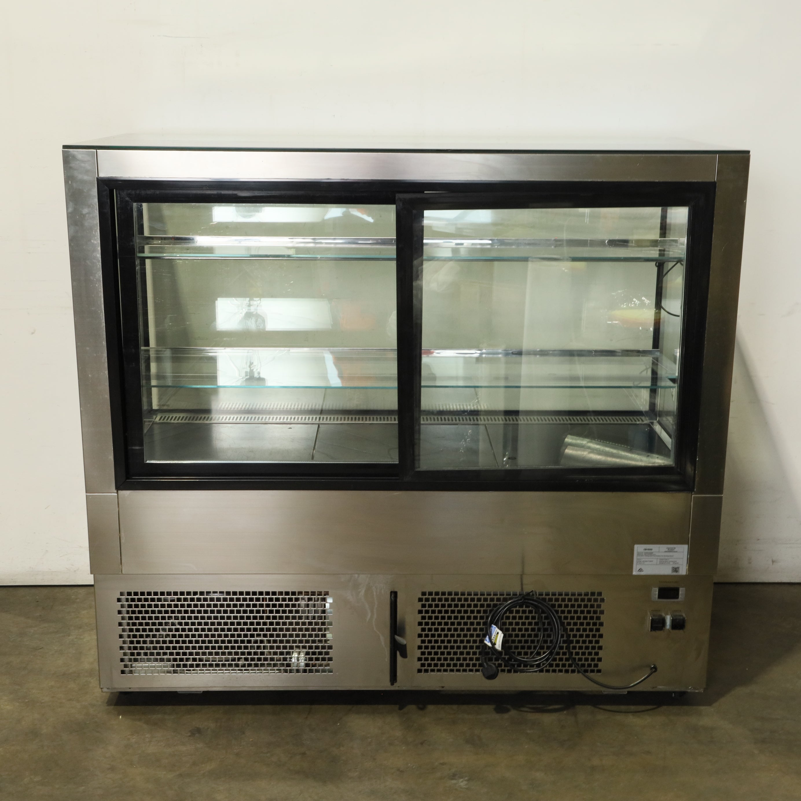 Airex AXR FDFSSQ 15A1 Commercial Refrigerated Display Case for Cold Food Storage - Perfect for Supermarkets, Delis, and Restaurants