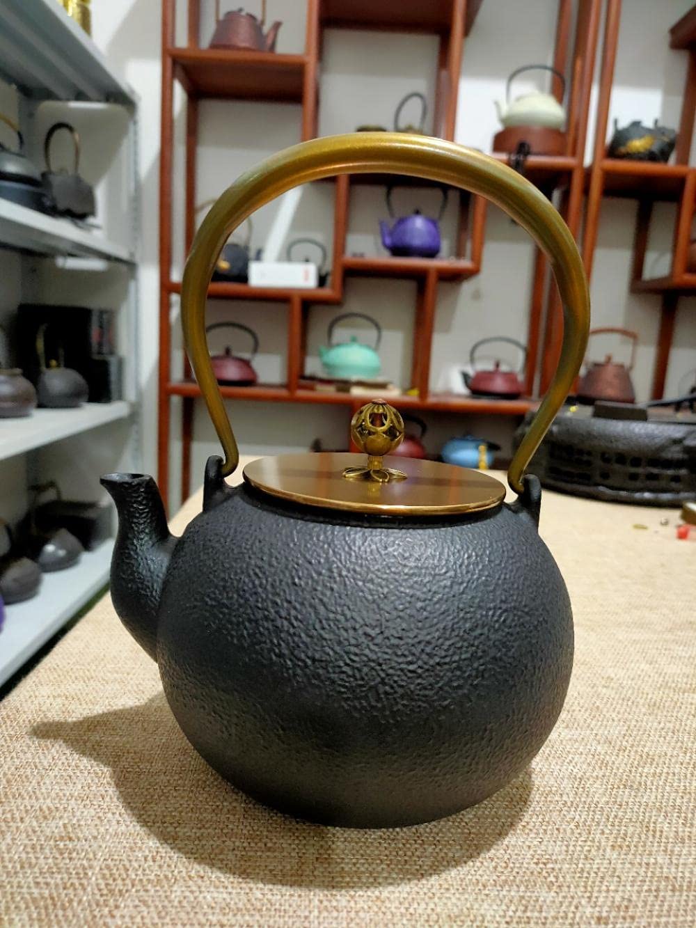 Premium Cast Iron Teapot with Copper Lid & Handle - Japanese Style Tetsubin Kettle with Oxide Film Liner - Traditional Iron Tea Set for Brewing Loose Leaf Tea - Perfect for Home, Office & Tea Ceremonies