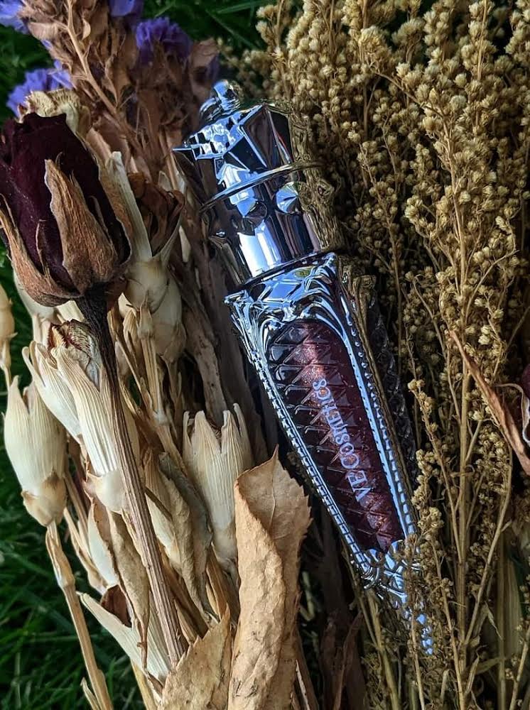 Oleander Poisonous Lip Drip Gloss - Long Lasting Hydrating Lip Gloss for Women, Perfect for Halloween Makeup & Cosplay Costumes