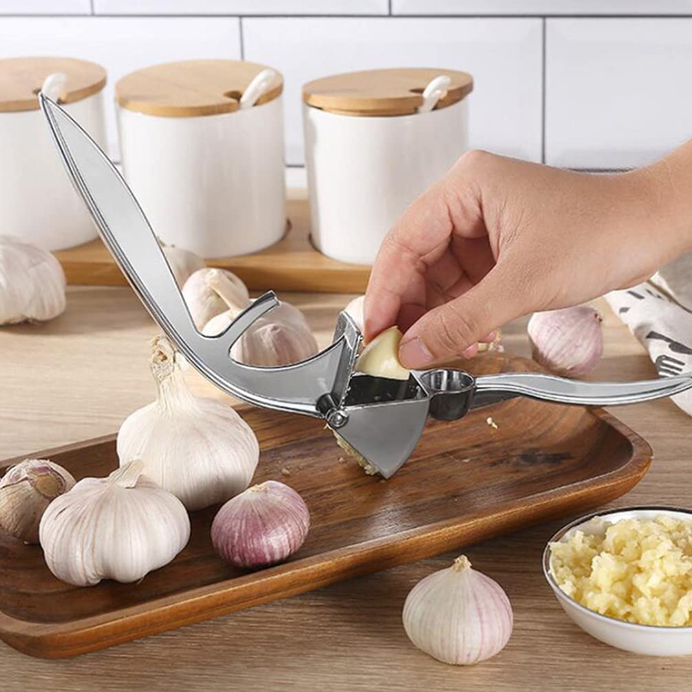 Premium Stainless Steel Garlic Press & Ginger Crusher - Heavy Duty Kitchen Tool for Mincing Garlic, Ginger & More - Perfect for Cooking, Baking & Meal Prep