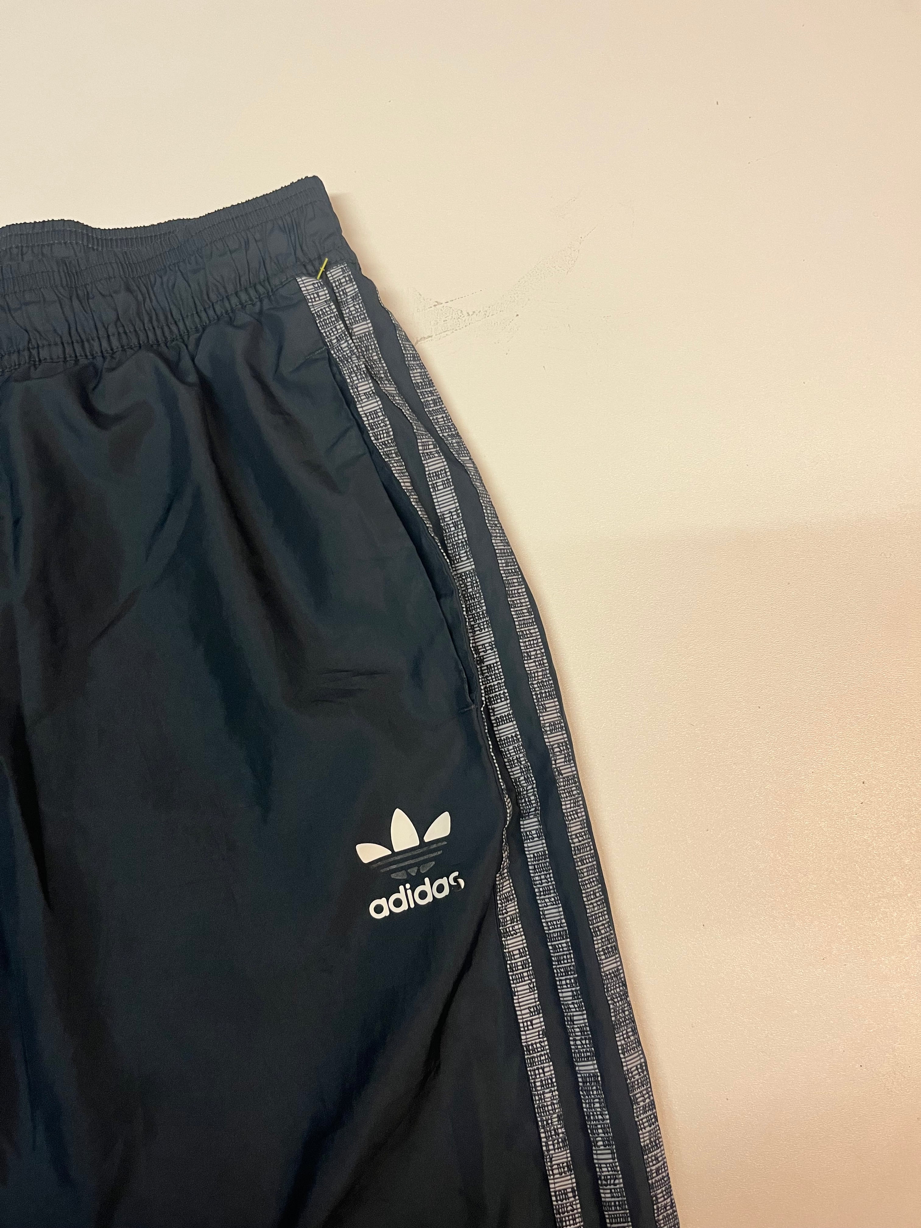 Vintage Adidas Track Pants Men's Loose Fit Retro Joggers S-1420 - Perfect for Casual Wear, Gym, and Street Style Outfits