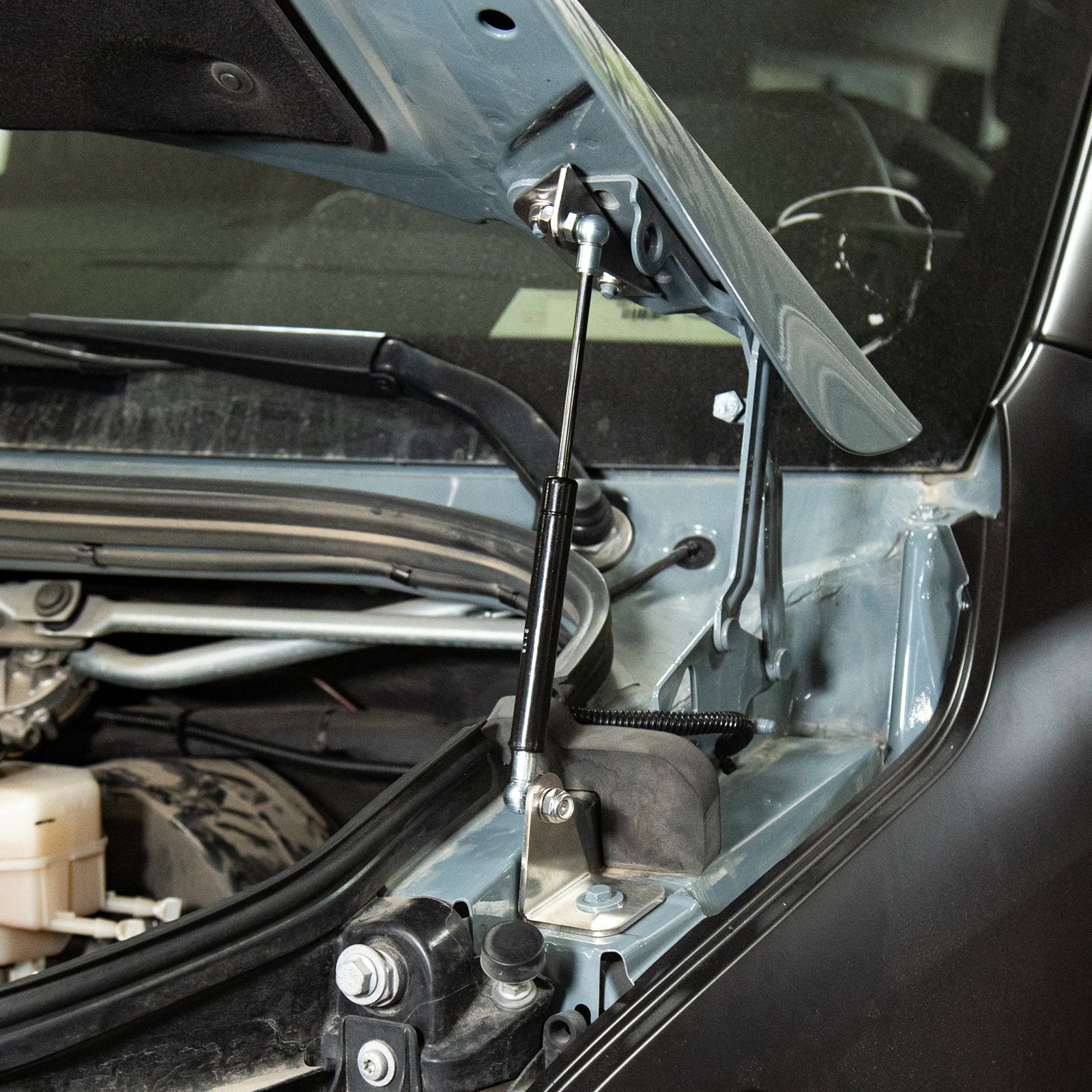 Sprinter Hydraulic Hood Strut Kit - Easy Lift Support for Mercedes Sprinter Van - Perfect for DIY Auto Repair & Maintenance