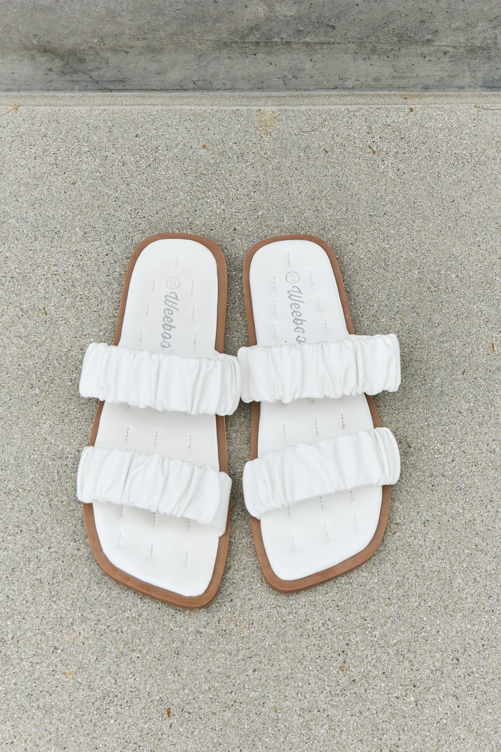Comfortable White Resort Sandals for Women - Perfect for Beach Vacations, Poolside Lounging & Summer Getaways