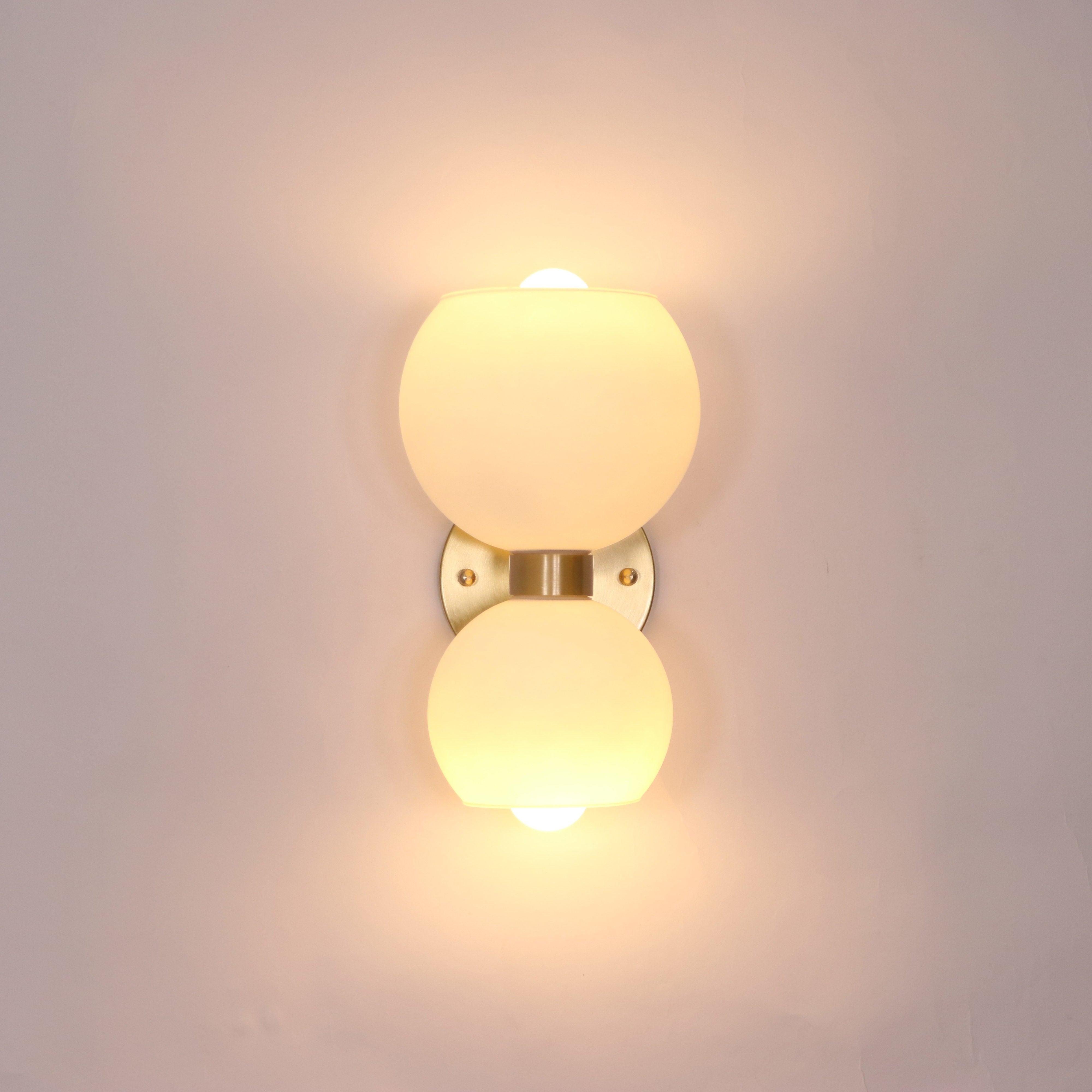 Stylish Betty's Wall Lamp - Modern LED Sconce Light for Bedroom, Living Room & Hallway - Energy Efficient Home Decor Lighting