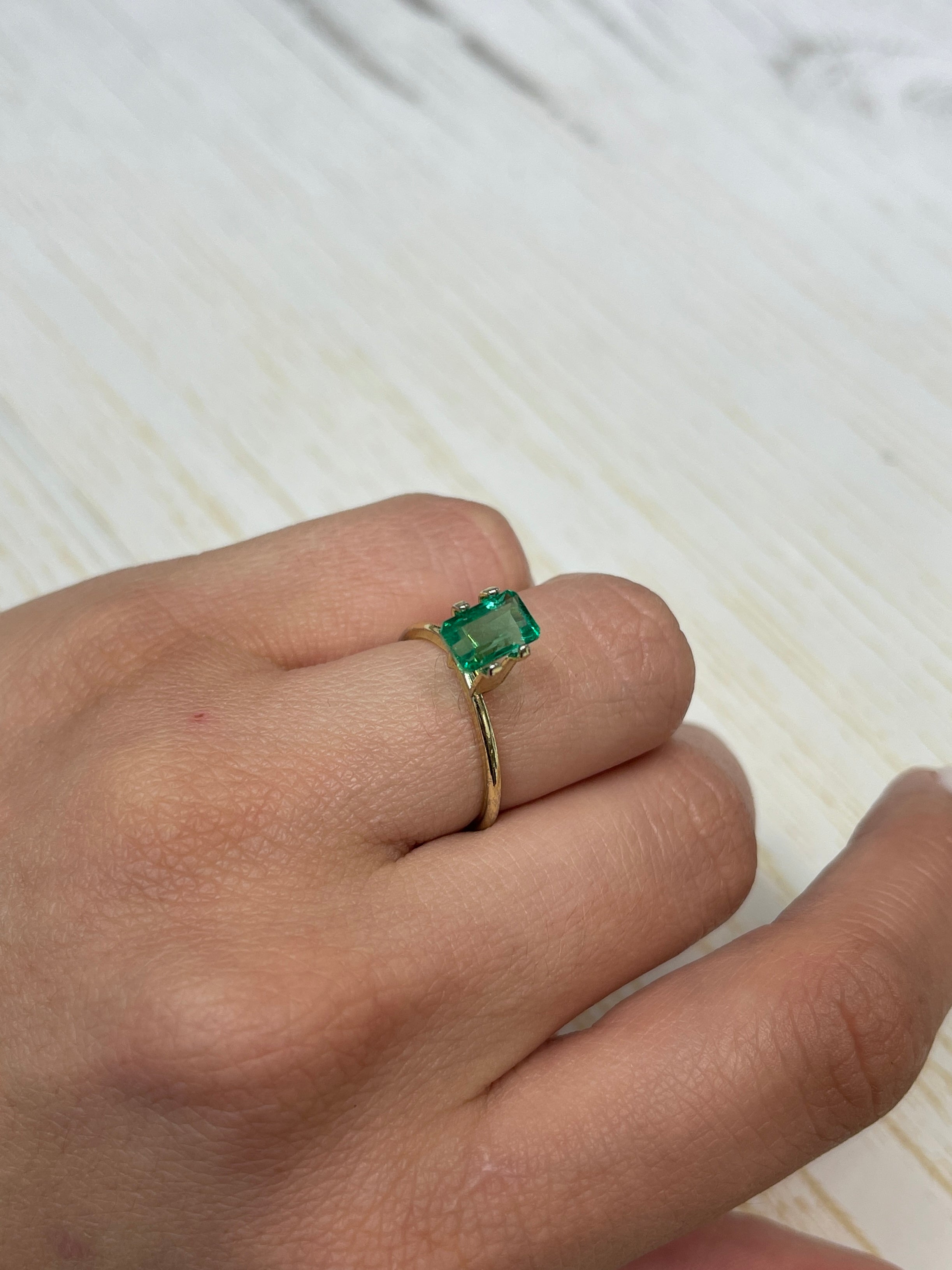 1.50 Carat 8x5mm Muzo Green Natural Loose Colombian Emerald - Emerald Cut Gemstone for Jewelry Making, Engagement Rings & Luxury Gifts