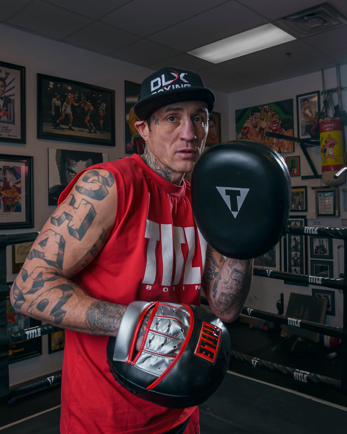 TITLE Boxing Valiant Punch Mitts - Premium MMA & Boxing Training Pads for Fighters, Coaches & Fitness - Ideal for Home Gym, Sparring & Cardio Workouts