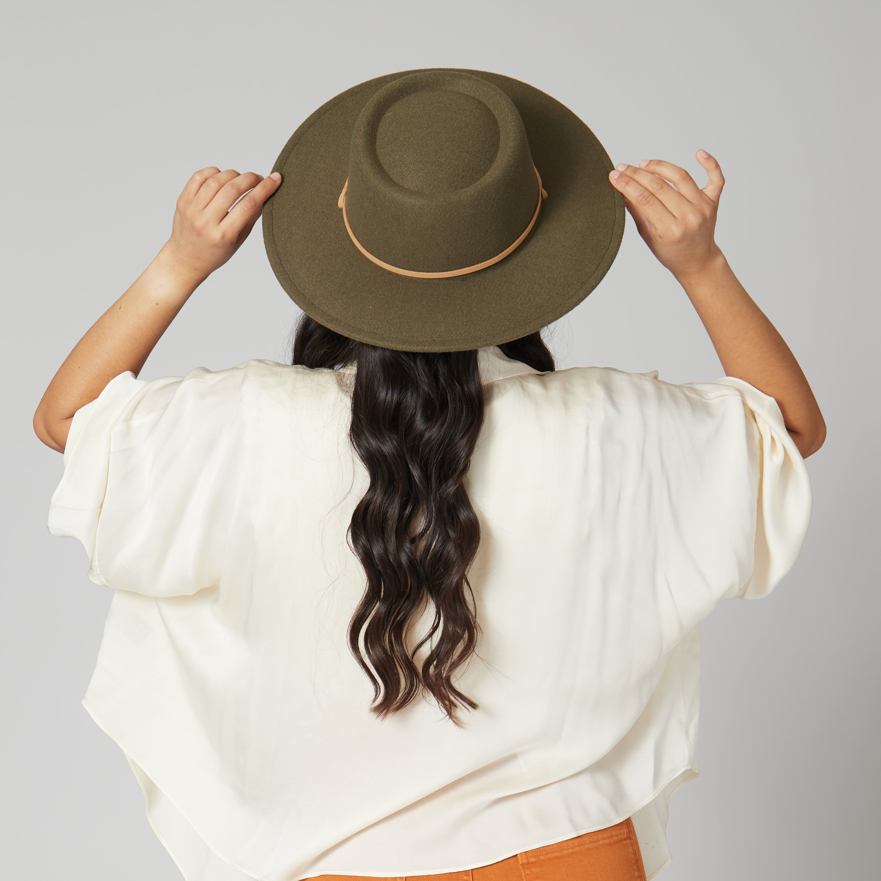 Women's Stylish Faux Felt Boater Hat with Adjustable Faux Leather Chin Cord - Perfect for Summer Outings, Beach Vacations & Fashion Accessories
