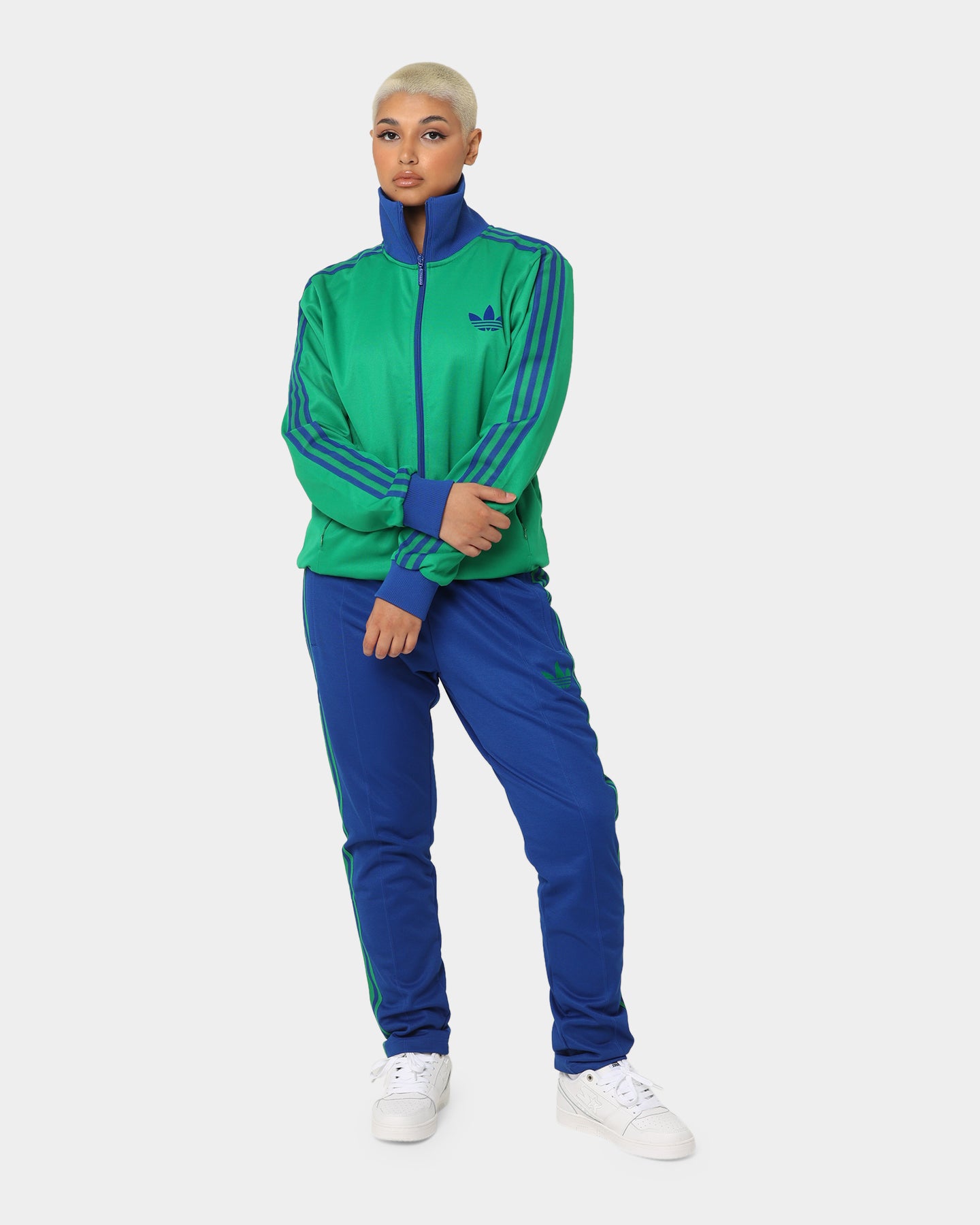Adidas Adicolor Poly TT Jacket - Green Windbreaker for Men & Women | Lightweight Water-Resistant Outdoor Jacket for Running, Hiking & Casual Wear