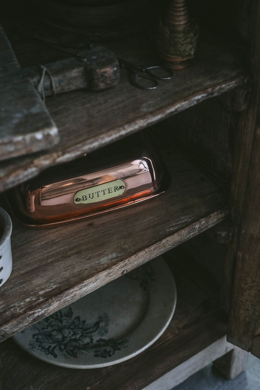 Premium Copper Butter Dish with Lid - Elegant & Rustic Butter Keeper for Freshness - Perfect for Kitchen, Dining Table, and Gift Giving