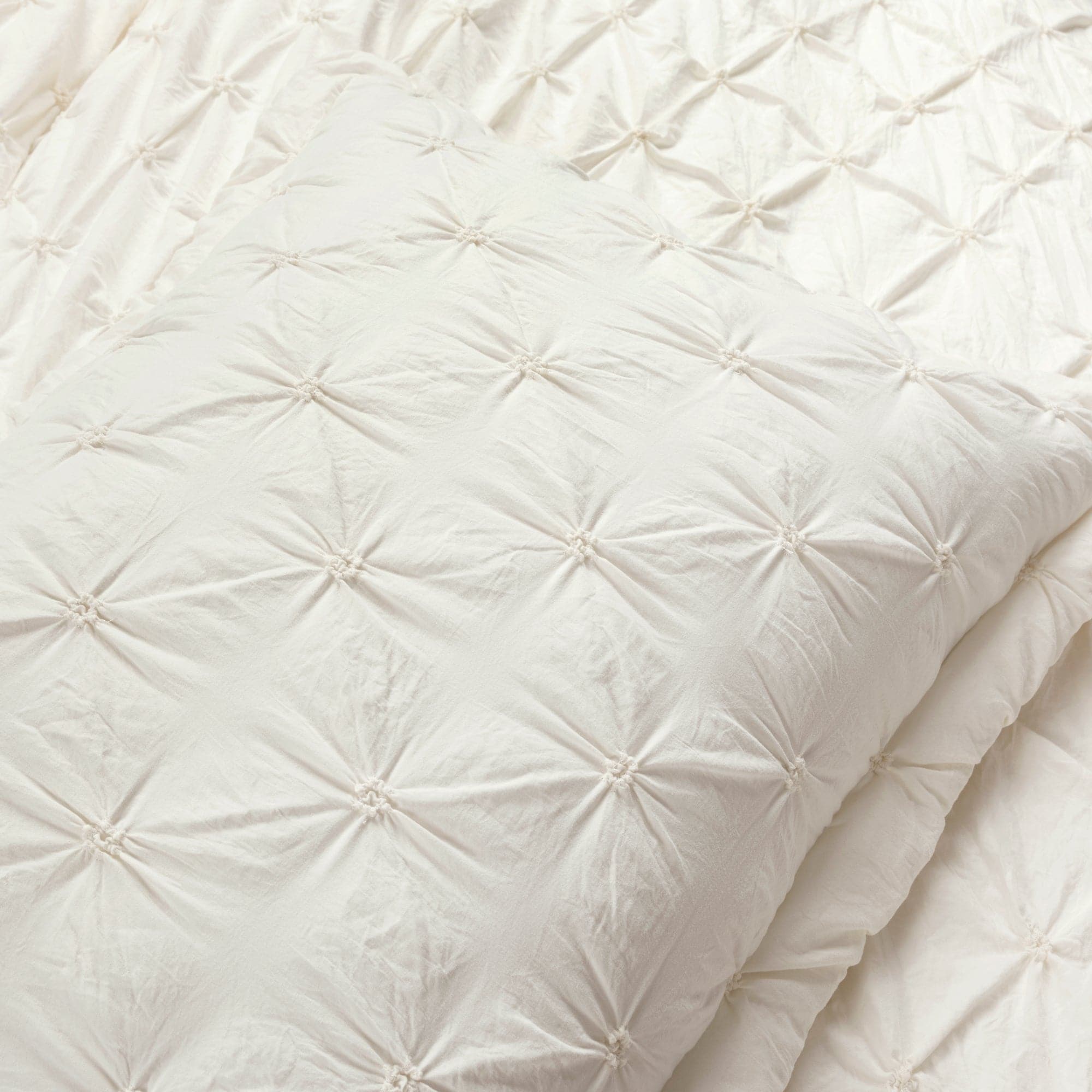 Ravello Pintuck 3-Piece Duvet Cover Set - Soft Luxury Bedding for Master & Guest Bedrooms - Perfect for Modern & Traditional Home Decor