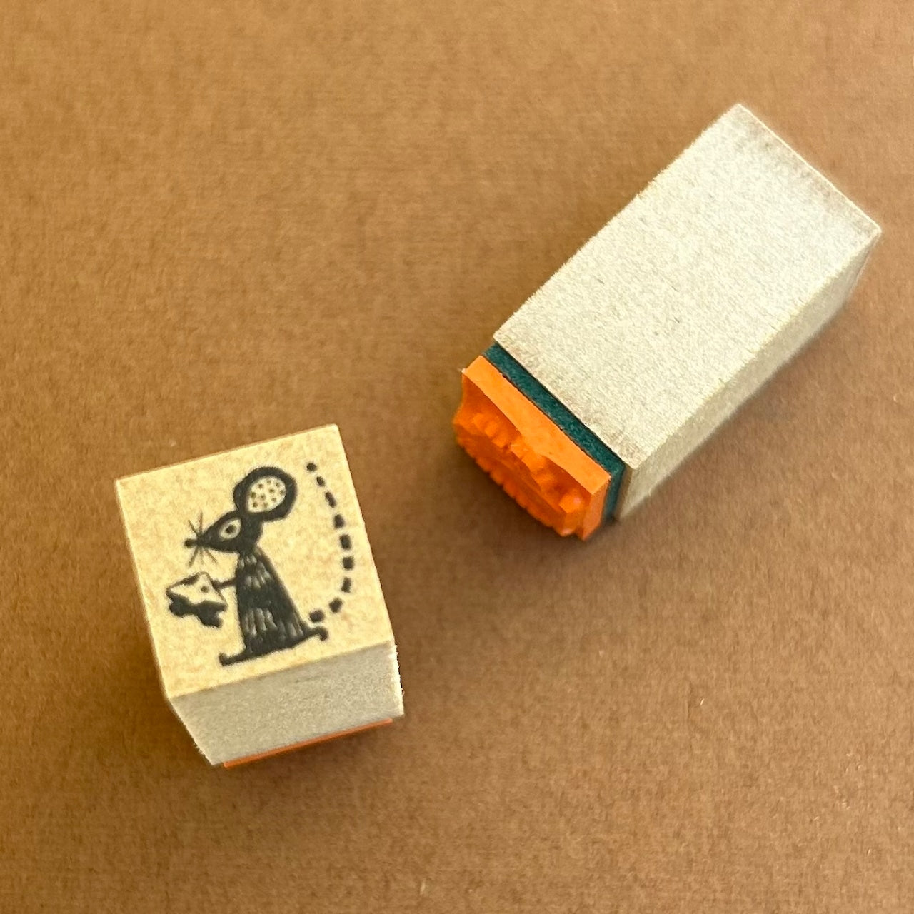 Kinotorico Wooden Rubber Stamp - Mouse Design for Scrapbooking, Card Making & DIY Crafts - Handmade Stamps for Paper, Fabric & Clay Projects