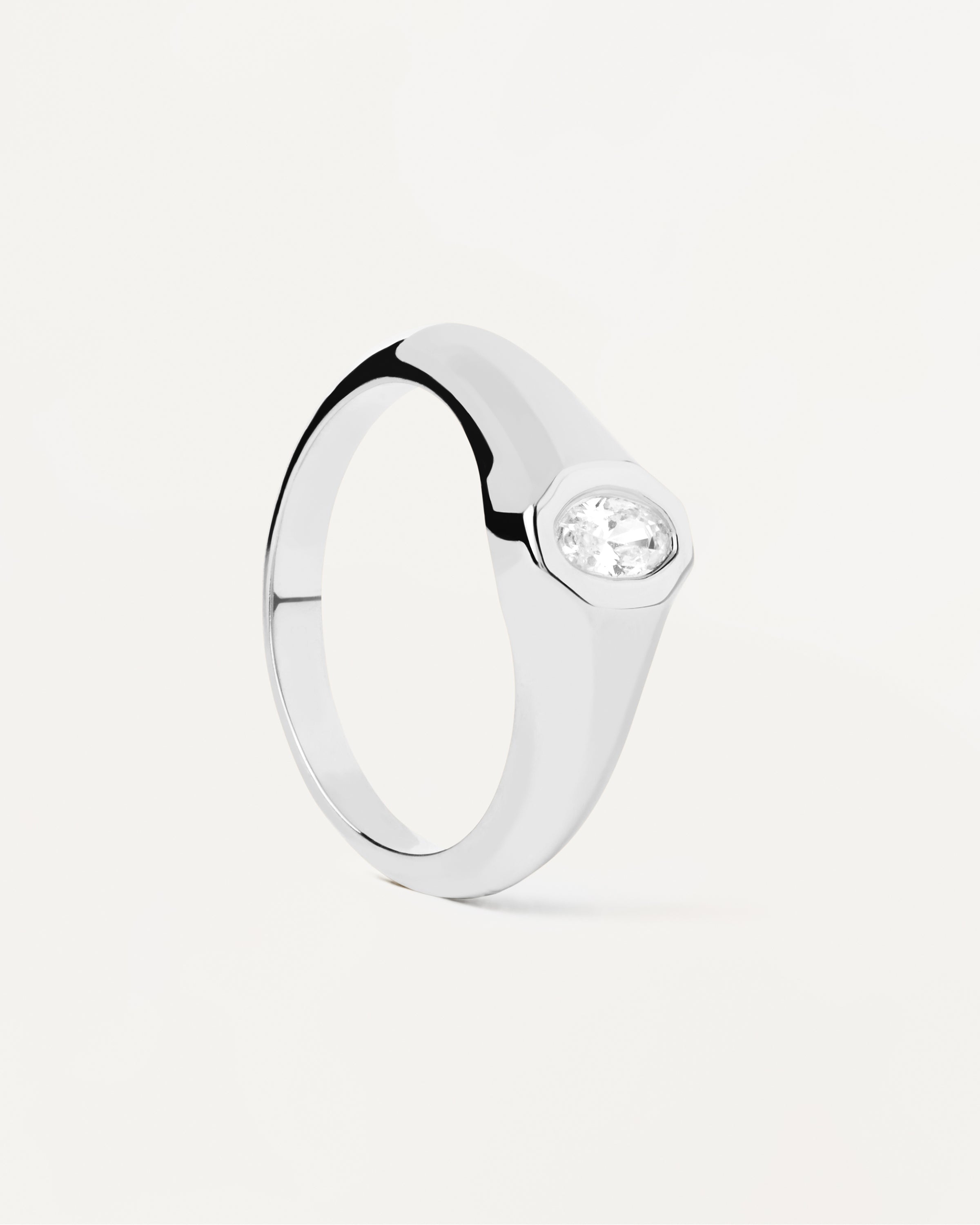 Elegant Silver Stamp Ring for Women & Men - Vintage Style Personalized Jewelry Gift for Weddings, Engagements & Special Occasions
