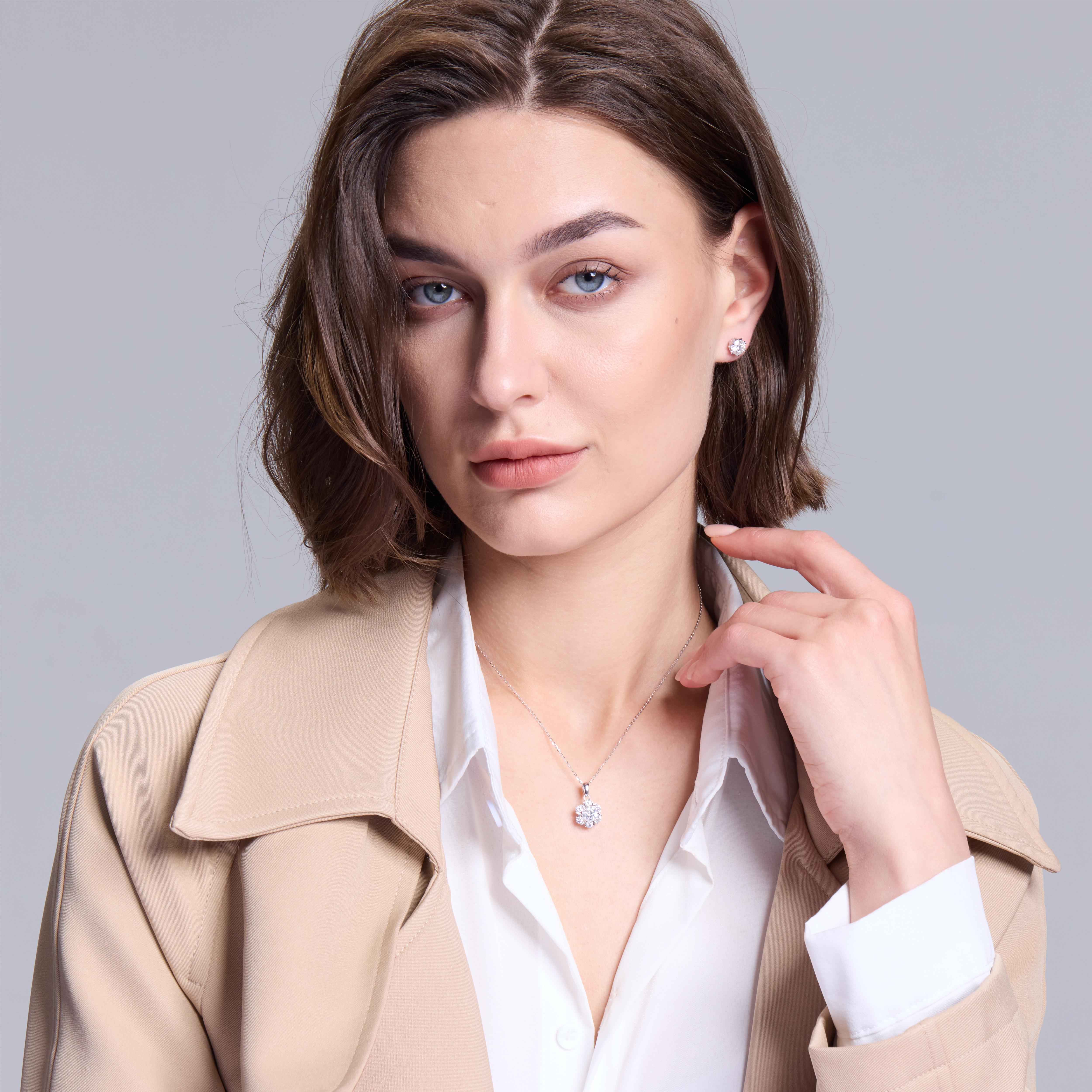 Romantic Flower Moissanite Pendant Necklace for Women - Elegant 925 Sterling Silver Jewelry Gift for Anniversary, Valentine's Day & Special Occasions