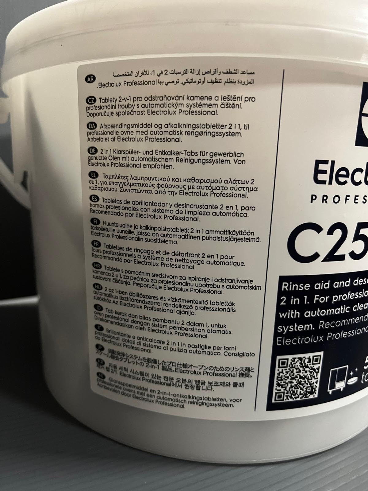 Electrolux Professional Solid Detergents - C22 Cleaning Tablets & C25 Rinse & Descale Tablets for Commercial Dishwashers - Perfect for Restaurants, Hotels, and Catering Services