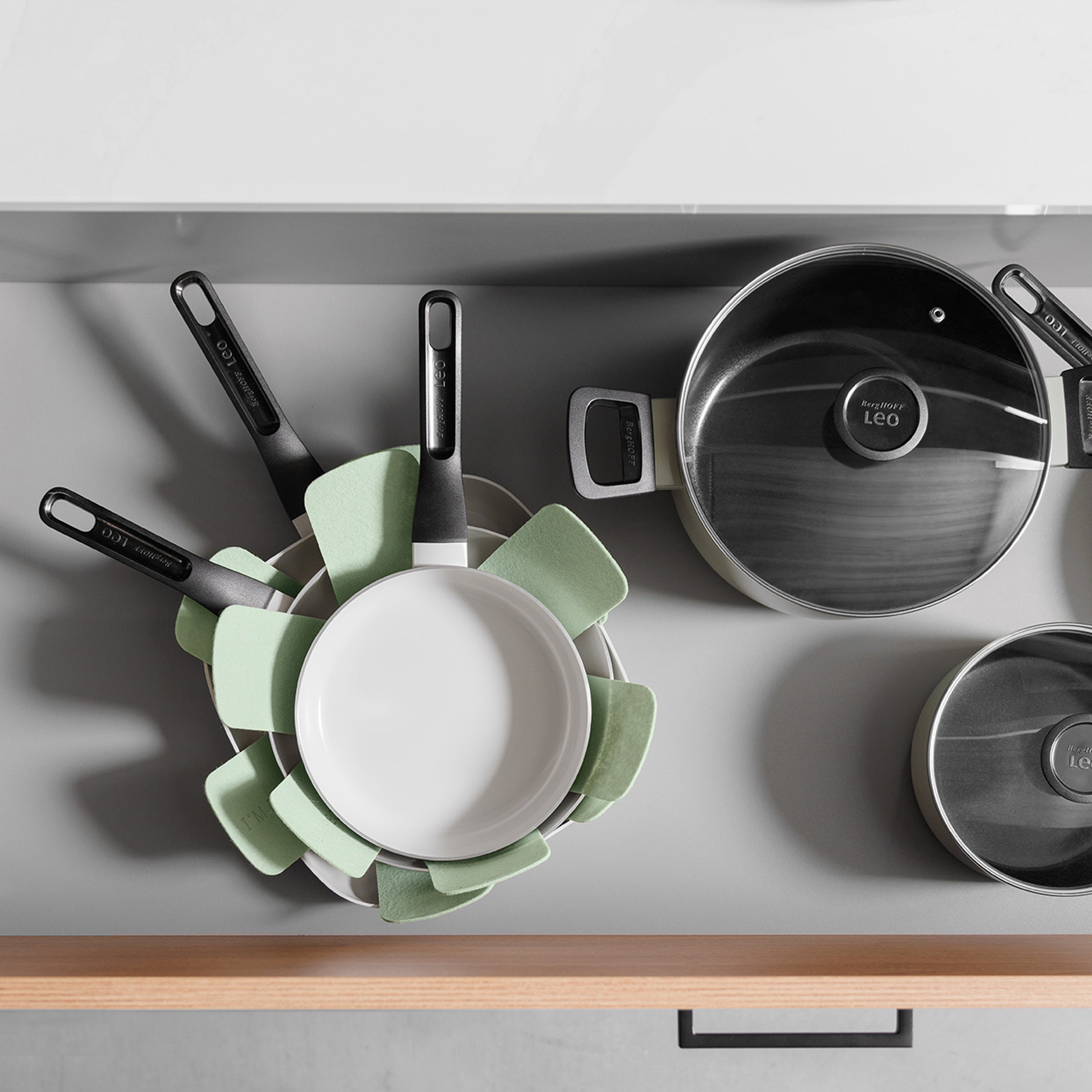 BergHOFF Leo Glints 5-Piece Ceramic Nonstick Cookware Set - Scratch-Resistant, Oven & Dishwasher Safe Pots & Pans for Healthy Cooking - Perfect for Frying, Sautéing, Boiling & Serving Dishes