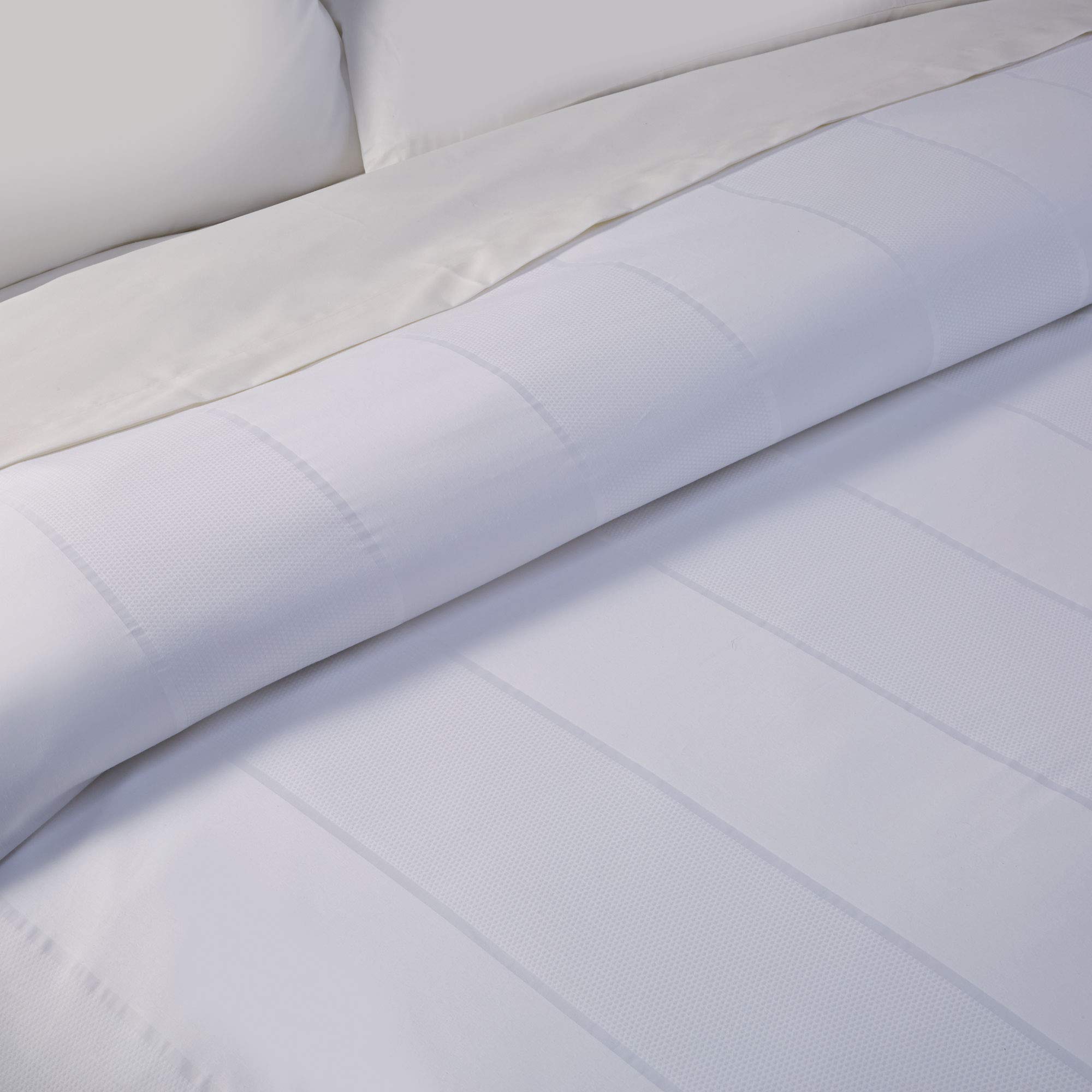 Marriott Bird's Eye Stripe Duvet Cover Set - Ultra Soft Breathable Cotton Blend Reversible King Size Bedding - Luxury Hotel Style Bedroom Decor for Master Bedroom & Guest Room