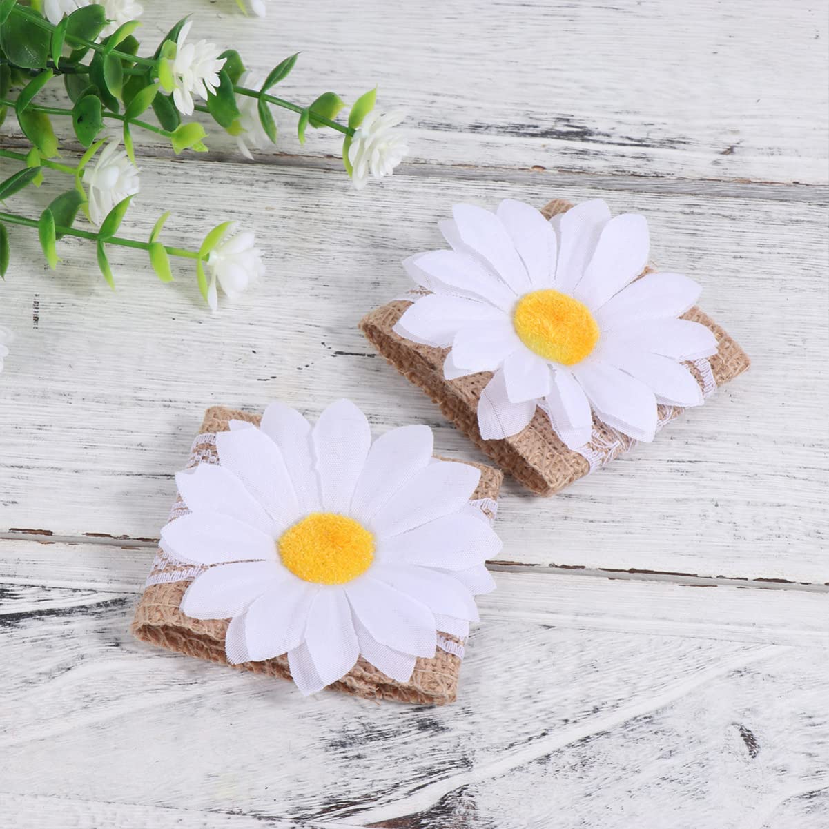 10-Pack Daisy Napkin Rings - Elegant Banquet Napkin Holders for Wedding, Dinner Party & Formal Table Setting - Decorative Napkin Clips for Fine Dining & Special Occasions
