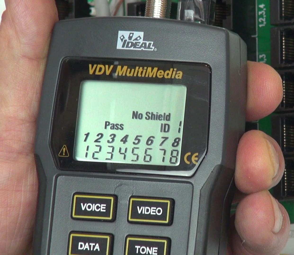 IDEAL INDUSTRIES INC. 33-856 VDV Multimedia Wiremap Tester - CAT3/5e/6/6A & RG-59/6/6 Quad Cable Tester for Voice/Data/Video Networks - Perfect for IT Technicians & Network Installations
