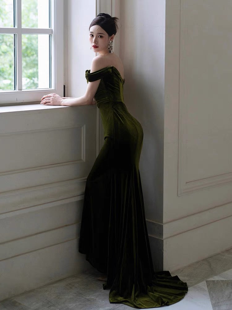 Elegant Off-The-Shoulder Mermaid Prom Dress for Women - Long Evening Party Gown J3633 | Perfect for Homecoming, Formal Dances & Special Occasions