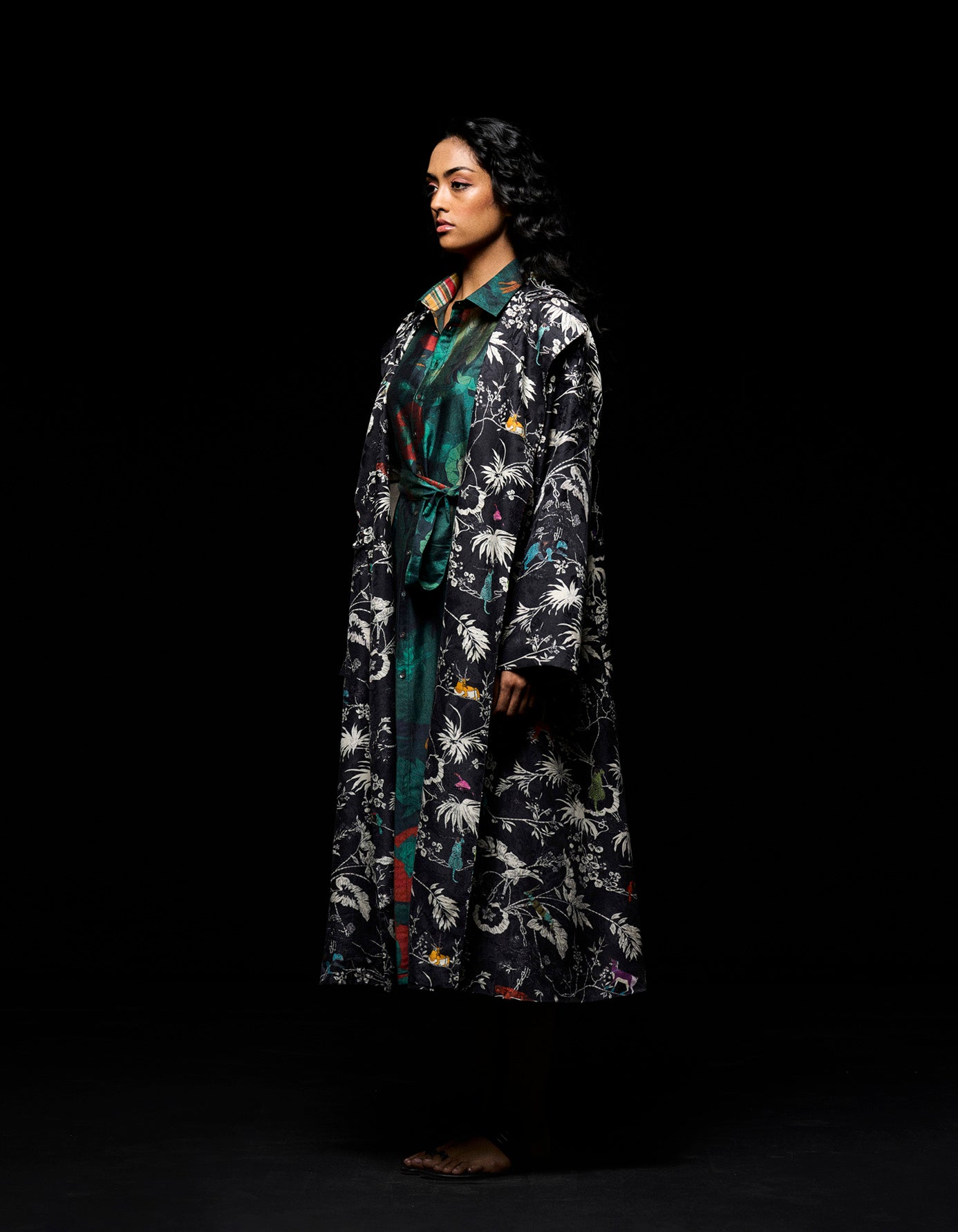 Luxury Long Silk Damask Coat for Women - Elegant Black Formal Evening Wear for Parties & Special Occasions