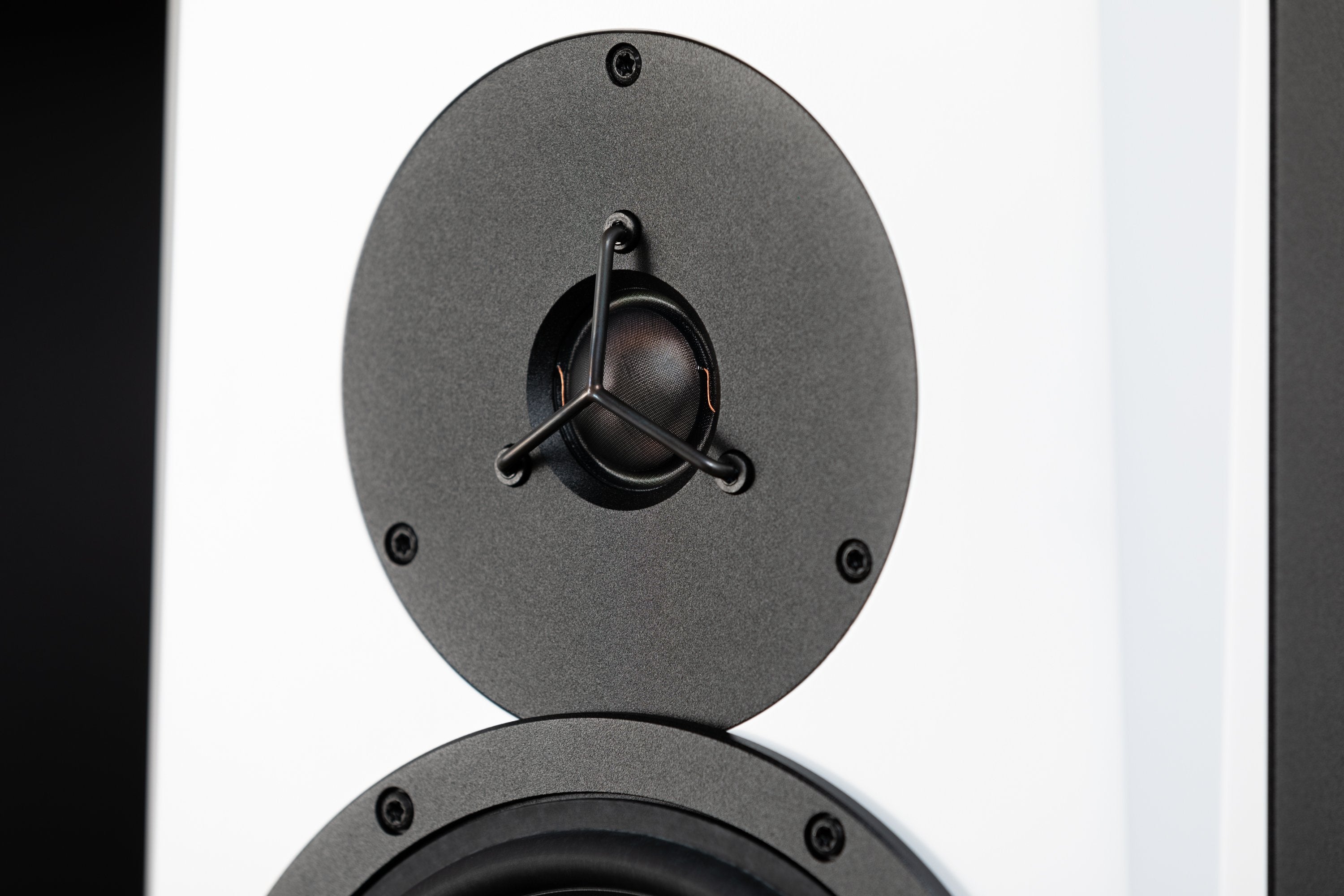 Dynaudio LYD 5/7/8 Professional Studio Monitor Speakers - High-Quality Audio for Music Production, Recording & Home Studios | Perfect for Producers, Engineers & Audiophiles