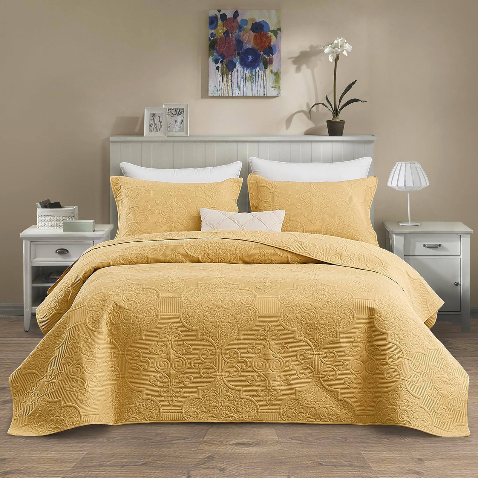 CHIXIN Twin Size Quilt Set - Honey Gold Damask Paisley Bedspread Coverlet with Ultrasonic Quilting | Reversible Lightweight 4-Piece Bedding | Perfect for Guest Rooms, Dorm Decor & Cozy Bedroom Makeovers