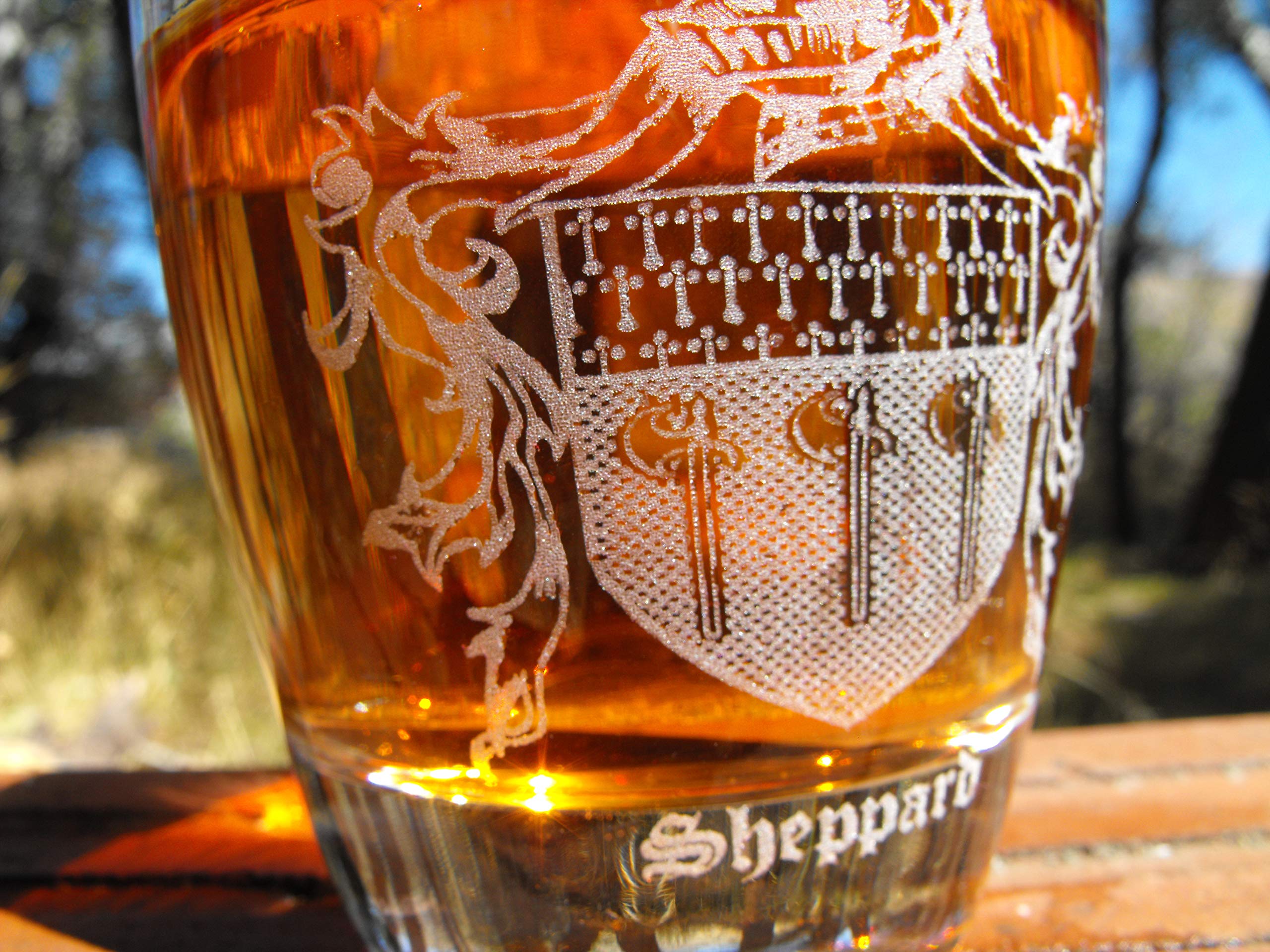 Personalized Family Crest Whiskey Decanter Set with Engraved Coat of Arms - Premium Glass Decanter and Rocks Glasses Gift for Men - Perfect for Home Bars, Weddings, and Anniversary Gifts