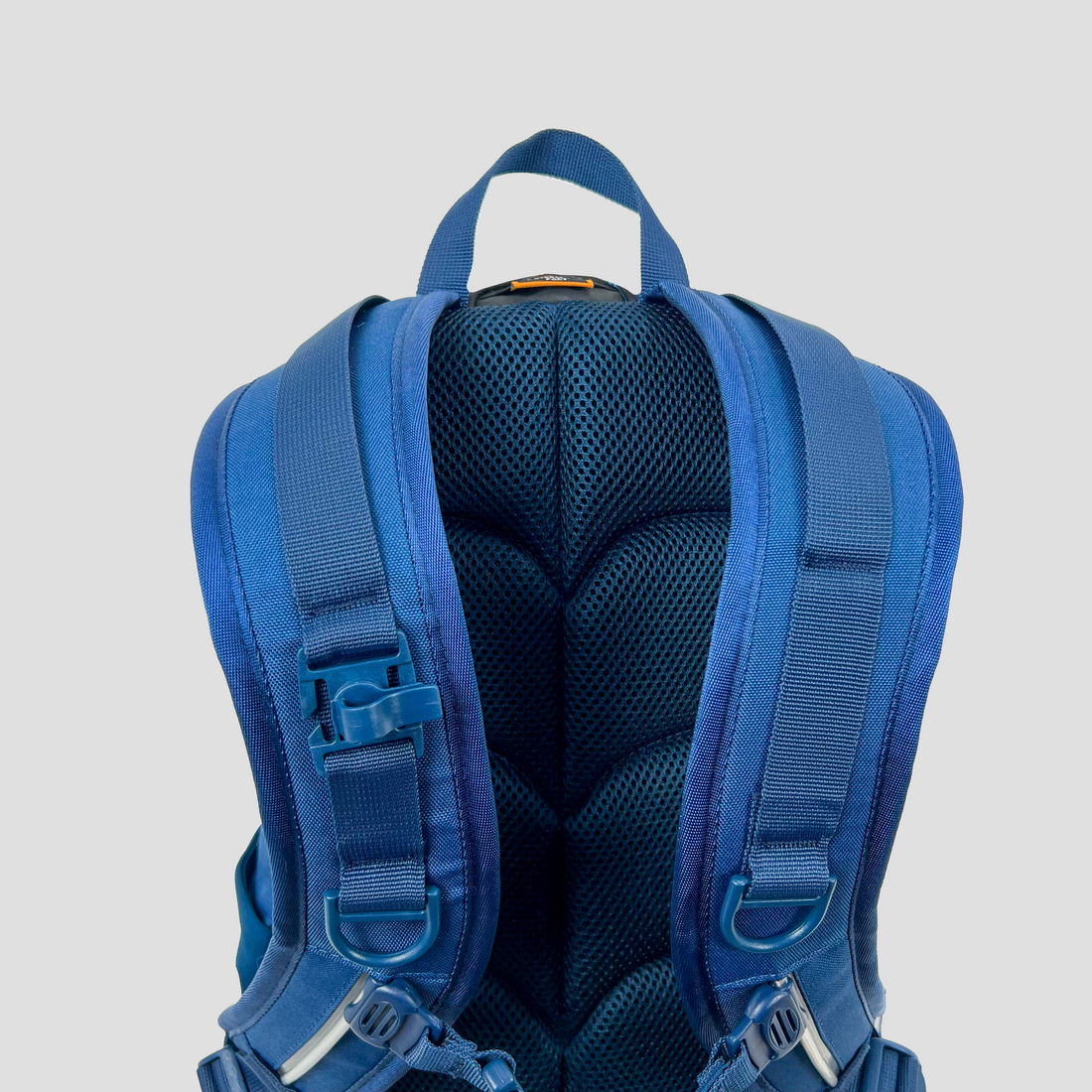 Black Wolf Arrow II 20L Lightweight Hiking Backpack - Waterproof Daypack for Outdoor Adventures, Travel & Camping - Perfect for Hiking, Trekking & Daily Commute