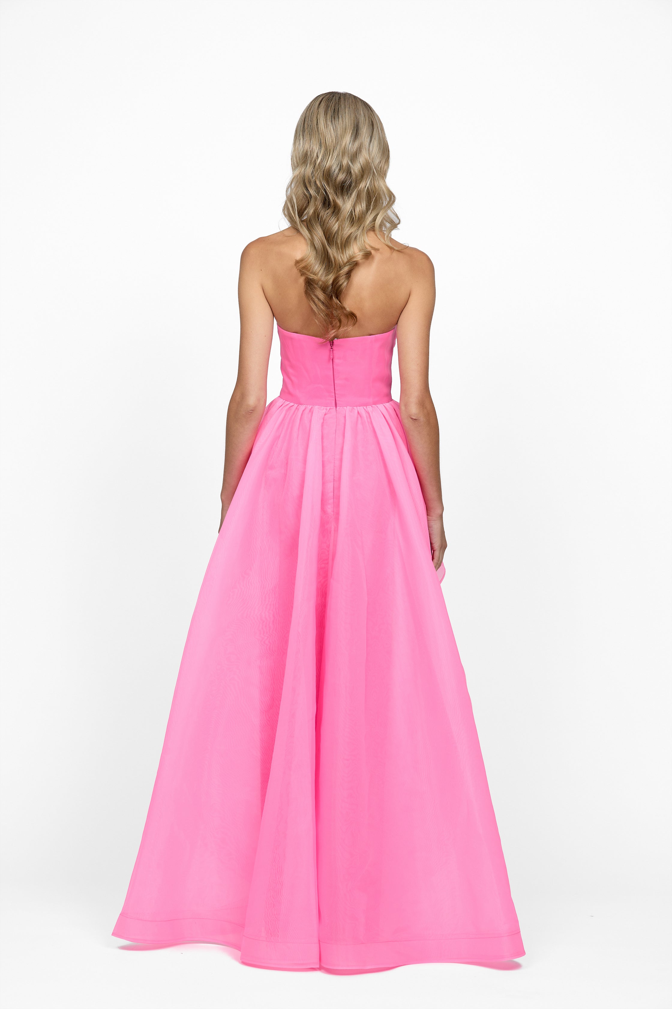 Annaka Sweetheart Hi-Low Ball Gown - Elegant Prom & Wedding Dress for Special Occasions | Perfect for Homecoming, Quinceañera & Formal Events