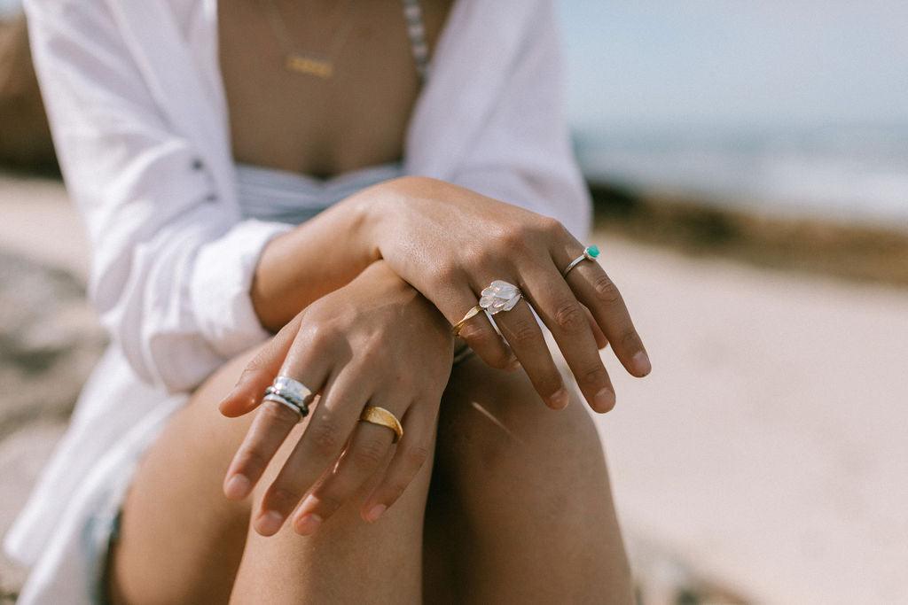 Elegant Curved Feather Ring - Sterling Silver Jewelry for Women, Perfect for Everyday Wear & Special Occasions