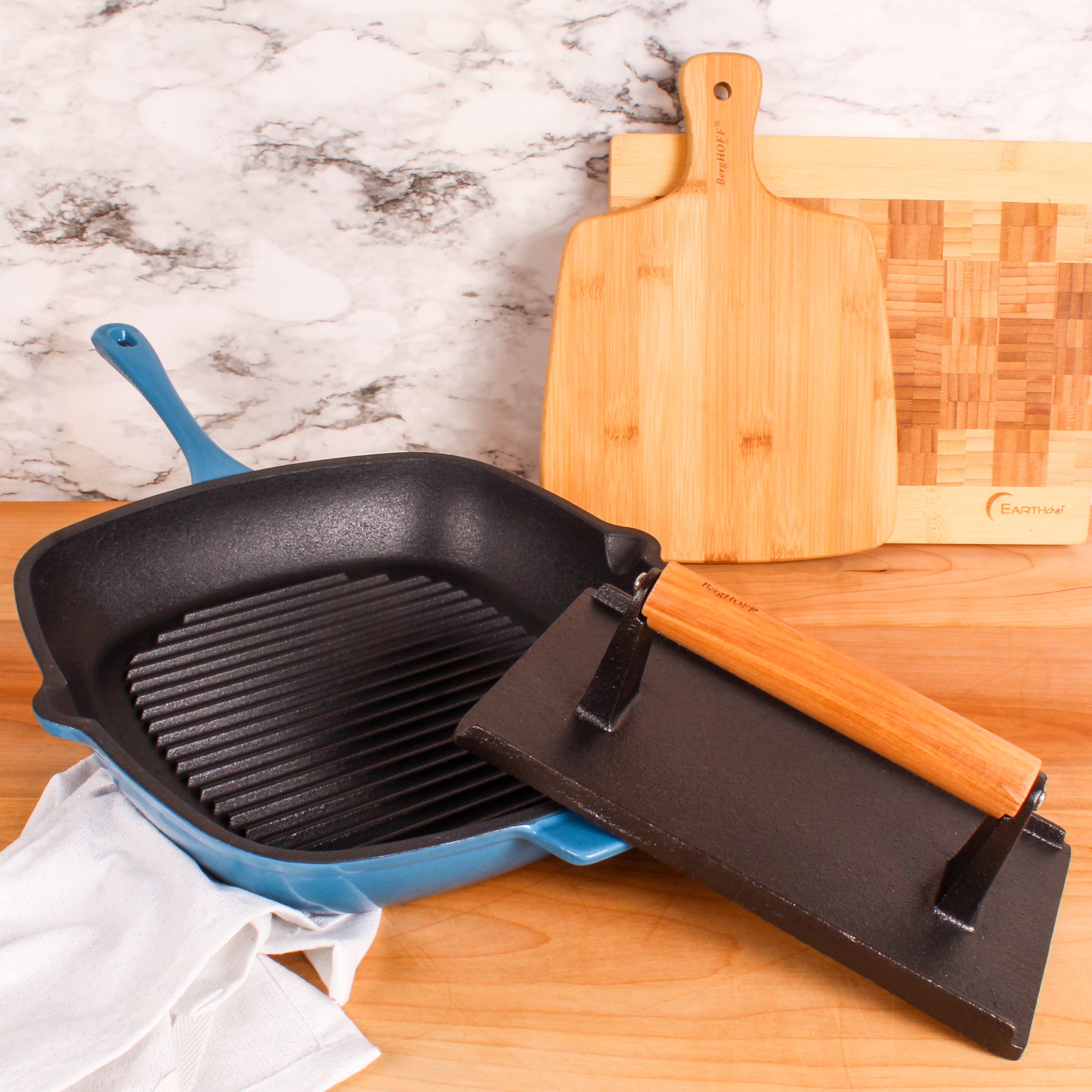 BergHOFF Neo 2-Piece Cast Iron Grill Pan Set with Steak Press - 11 Inch Blue Griddle Pan for Stovetop & Oven Use - Perfect for Grilling Steaks, Burgers & Vegetables at Home