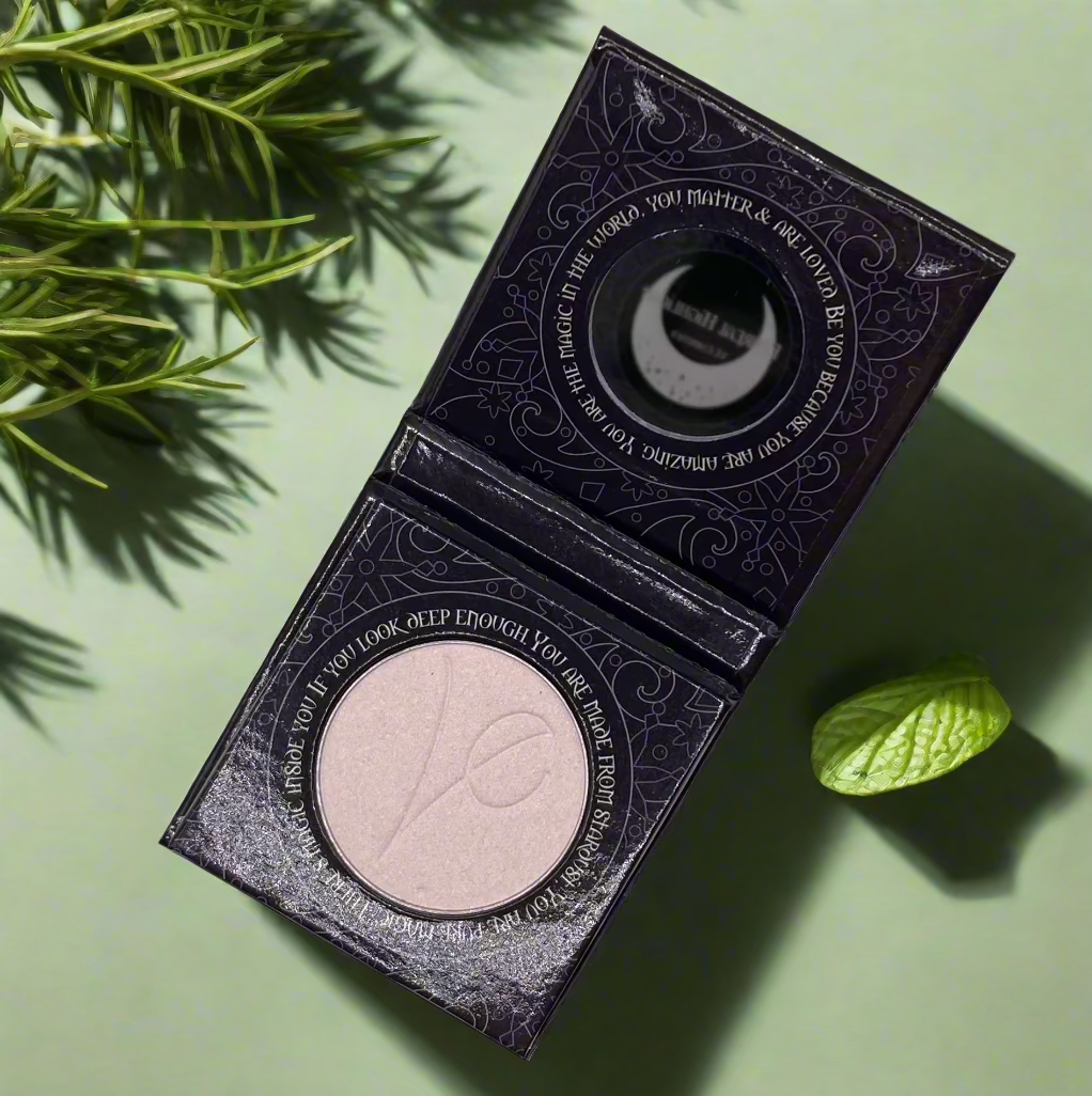 Ethereal Highlighter - Glow & Shine Makeup for a Radiant Look | Perfect for Everyday Glam & Special Occasions
