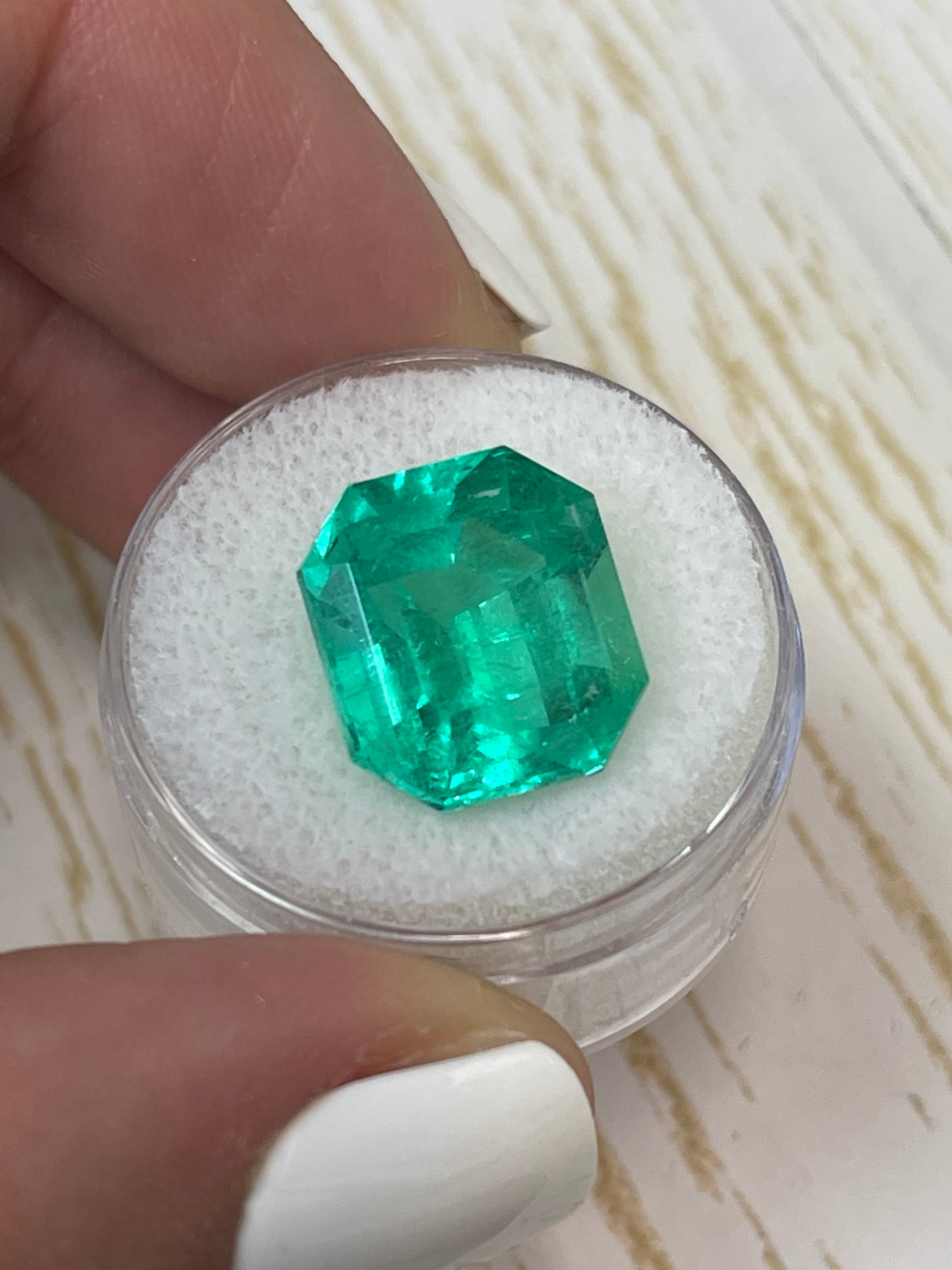 10.81 Carat GIA Certified Vivid Muzo Colombian Emerald - Natural Loose Gemstone, Asscher Cut (14x13mm) | Perfect for Engagement Rings, Luxury Jewelry & Collector's Pieces