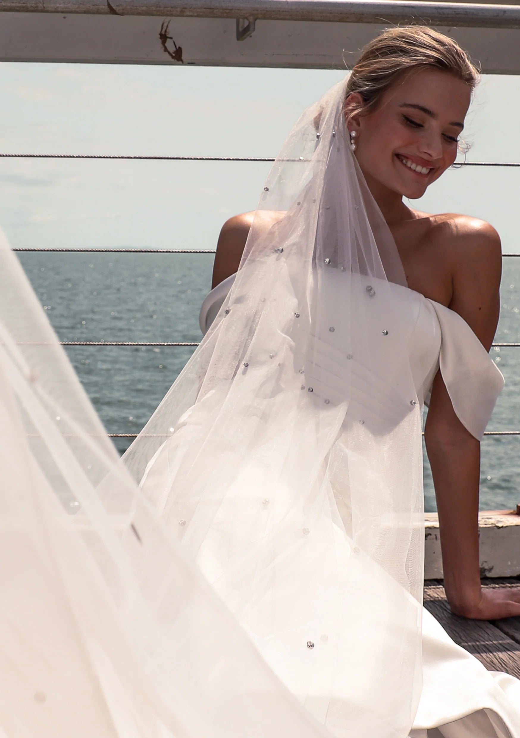 Lola Knight Ivory Crystal Single Tier Wedding Veil – Elegant Bridal Accessory for Church Ceremony & Outdoor Wedding Photography