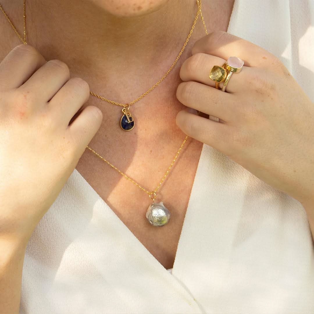 Elegant Baroque Pearl Necklace with Oyster Gold Pendant - Perfect for Weddings, Parties & Special Occasions