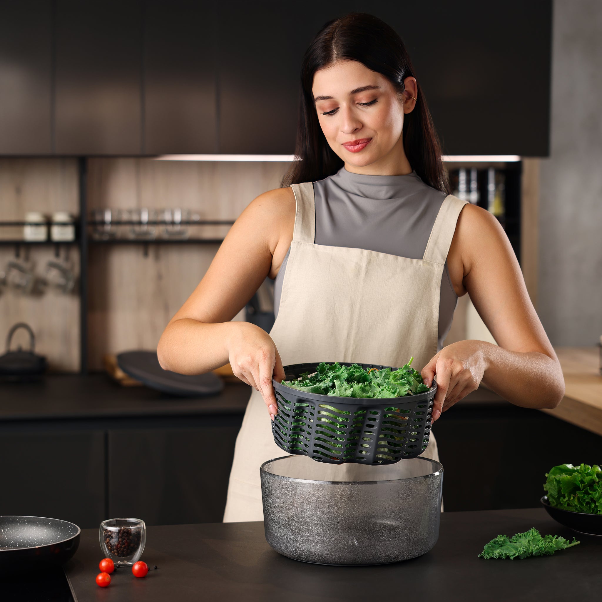 Zyliss Easy Spin Salad Spinner - Large Kitchen Gadget for Washing & Drying Greens, Vegetables, and Herbs | Perfect for Meal Prep, Healthy Eating & Fresh Salads