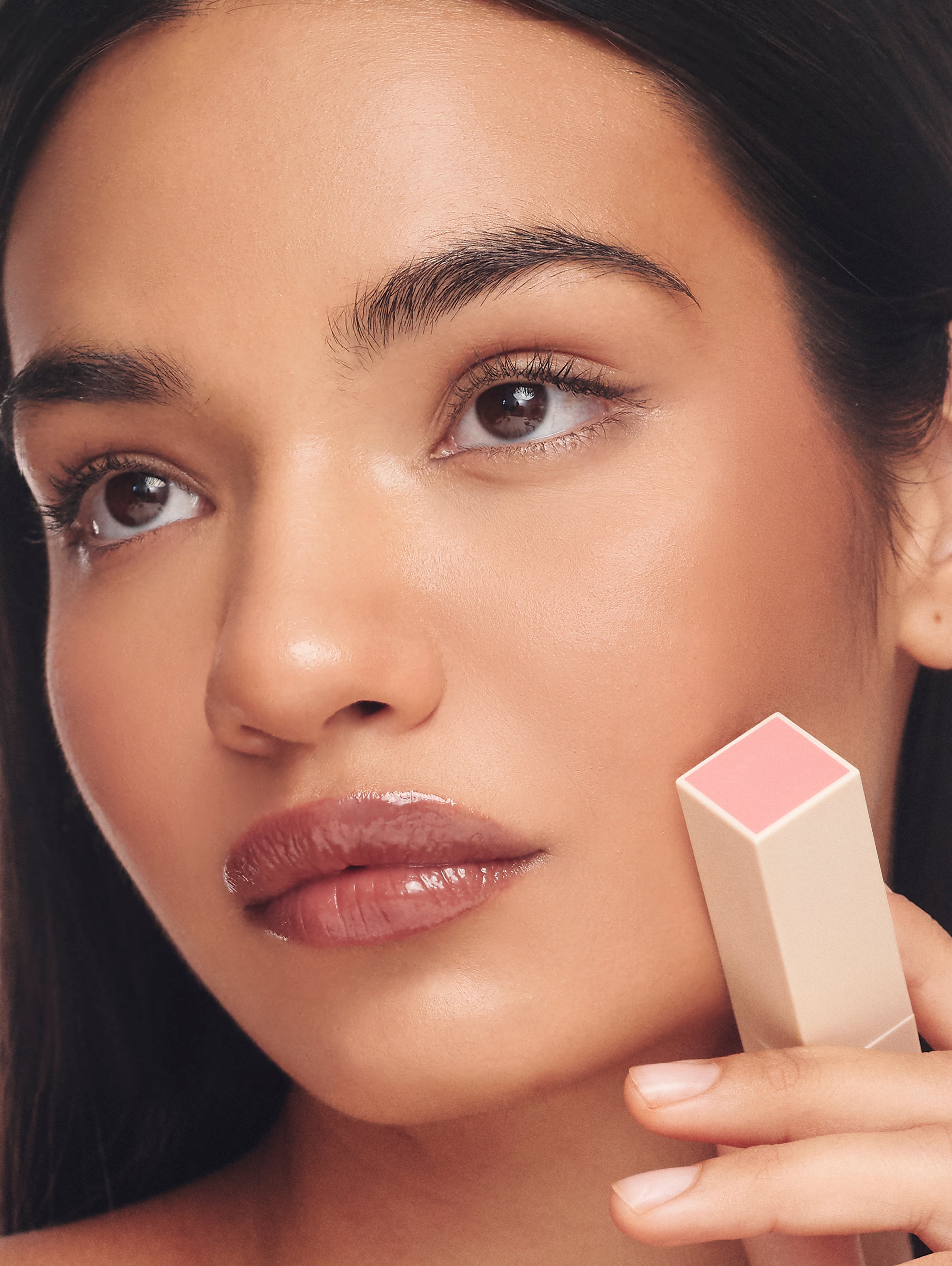 GlideGloss - High-Shine Lip Gloss for Hydration & Plumping | Perfect for Everyday Wear, Date Night & Special Occasions