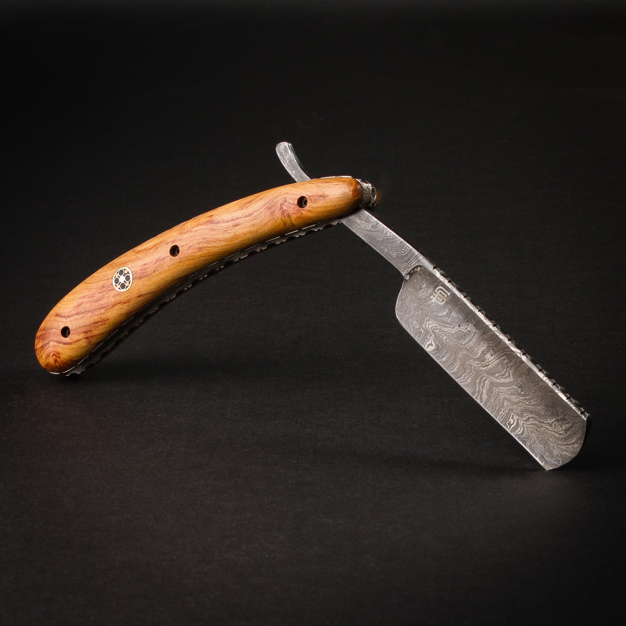 Premium Handmade Damascus Steel Straight Razor - Throat Cutter with Tan Olive Wood Handle - Perfect for Barber Shaving, Grooming & Collectors Gift