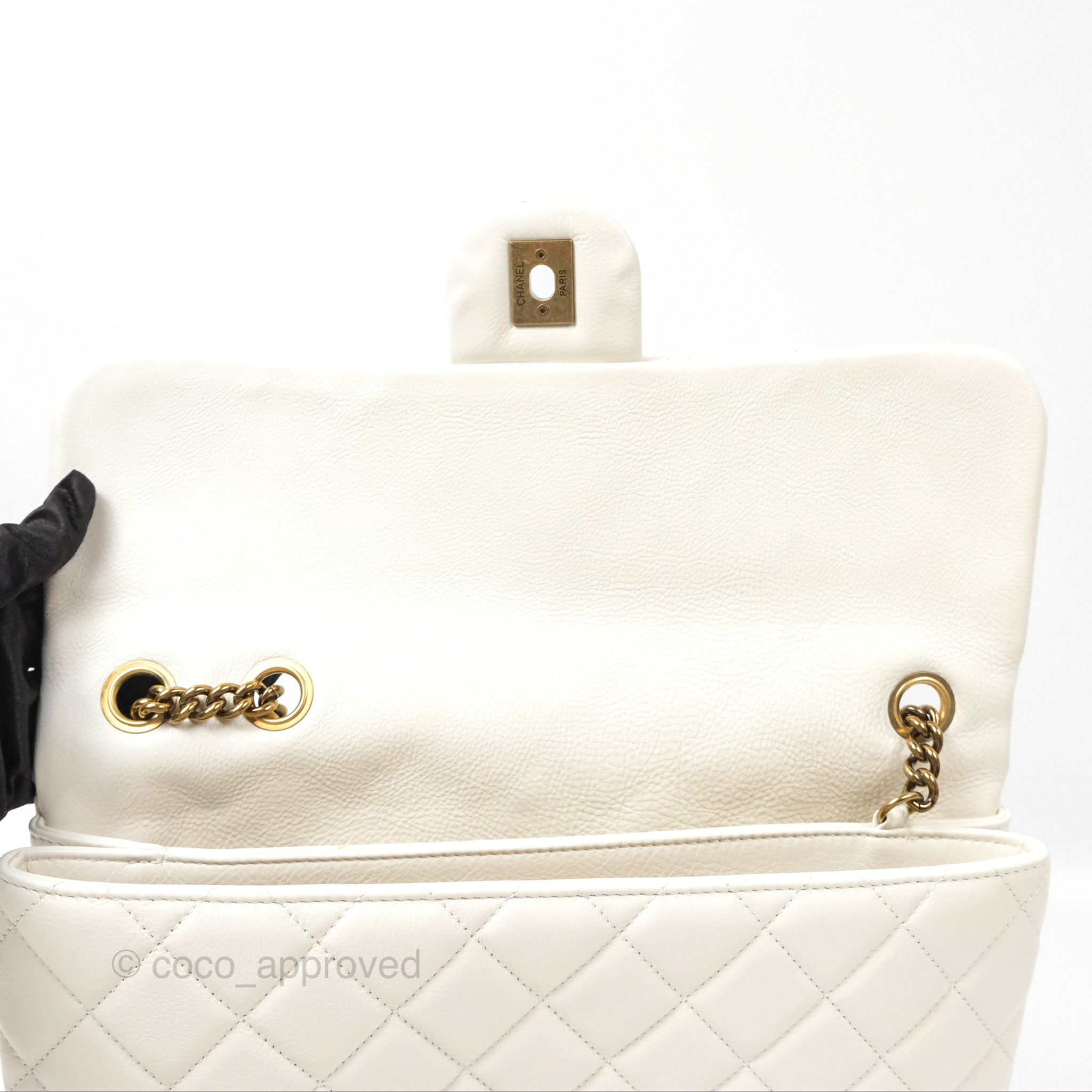 Chanel CC Crown Flap Bag in White Calfskin with Antique Gold Hardware - Luxury Crossbody Purse for Women, Perfect for Evening Events & Date Nights