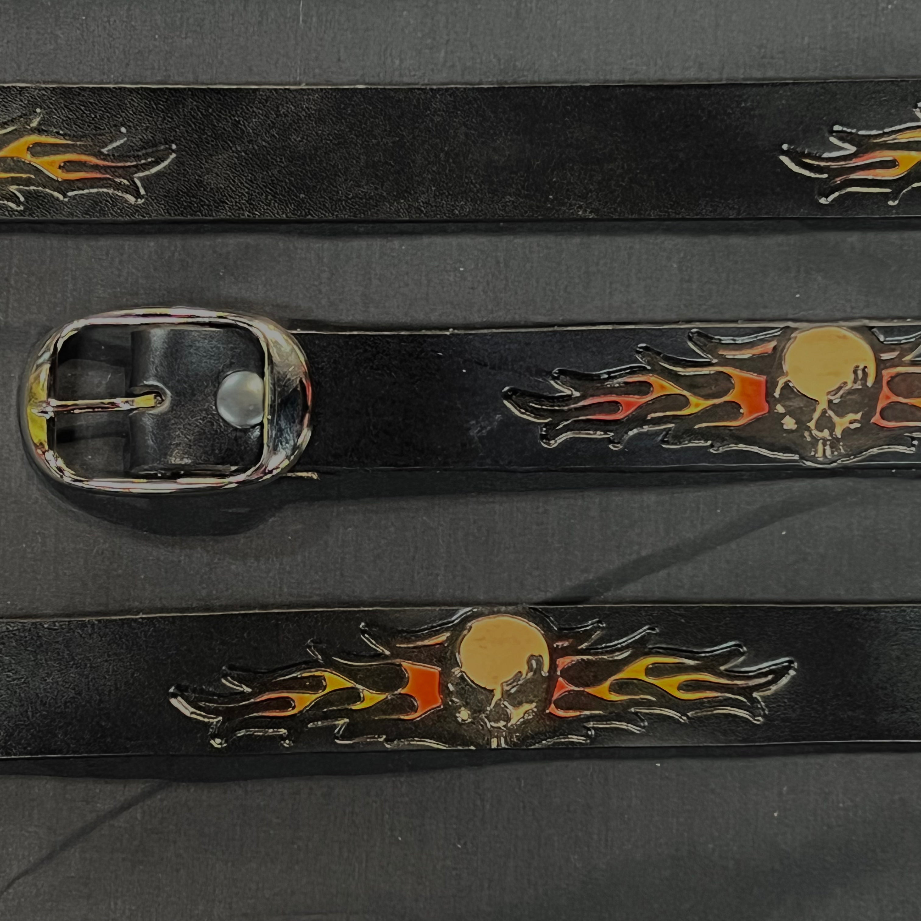 Skull & Flame Belt - Gothic Punk Fashion Accessory for Men & Women - Perfect for Halloween, Cosplay, and Rock Concerts
