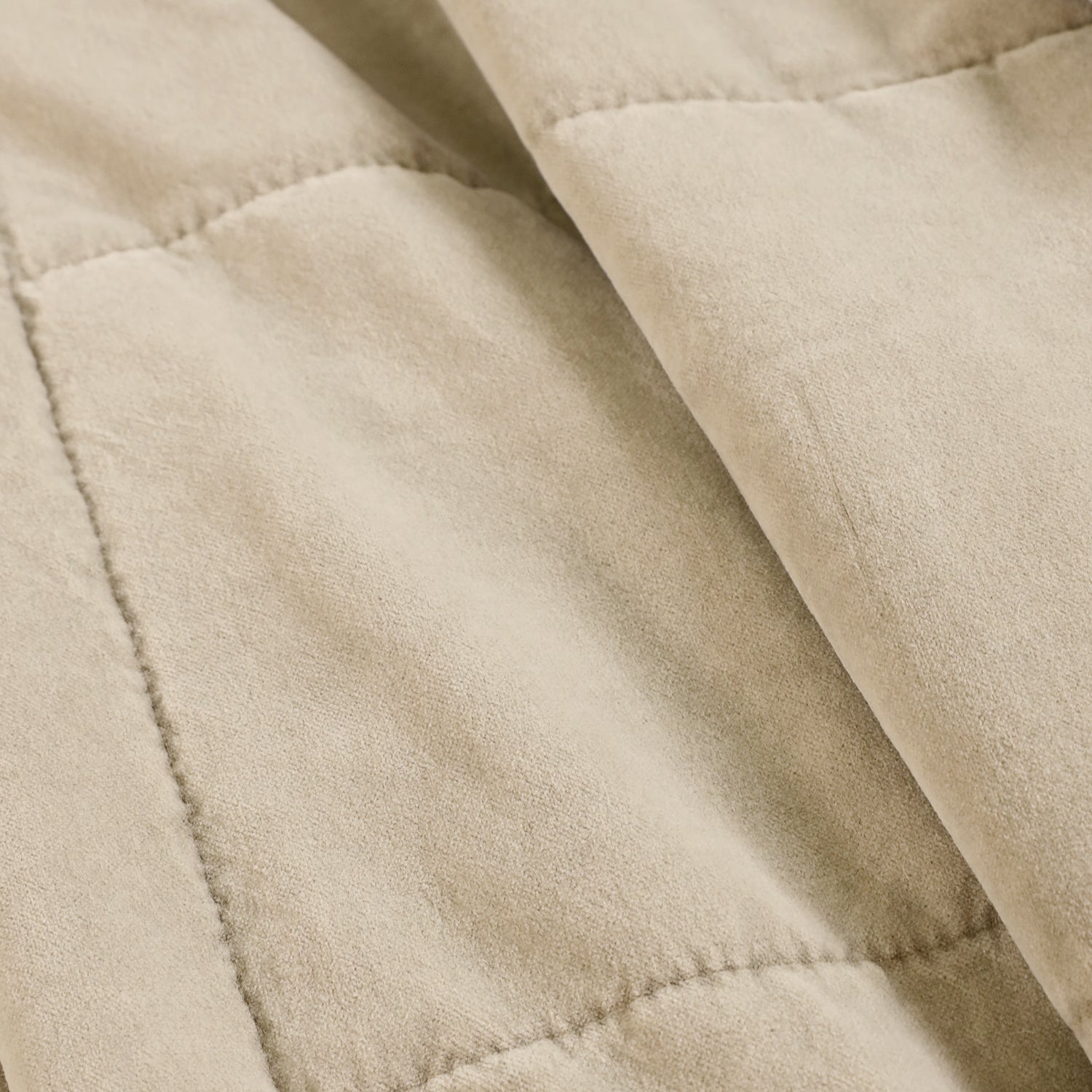 Amsterdam Coverlet - Soft & Stylish Bedspread for Queen Size Beds - Perfect for Cozy Bedrooms, Guest Rooms & Airbnb Stays