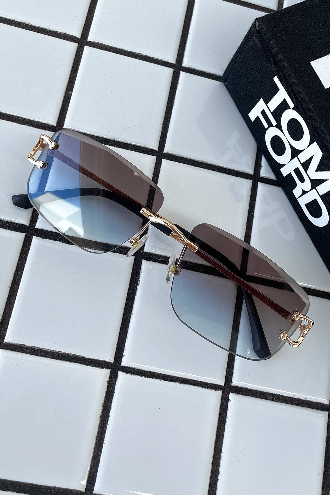 Essex Sunglasses for Men & Women - Brown to Blue Gradient Polarized Lenses - UV Protection for Outdoor Activities, Driving, Beach & Travel