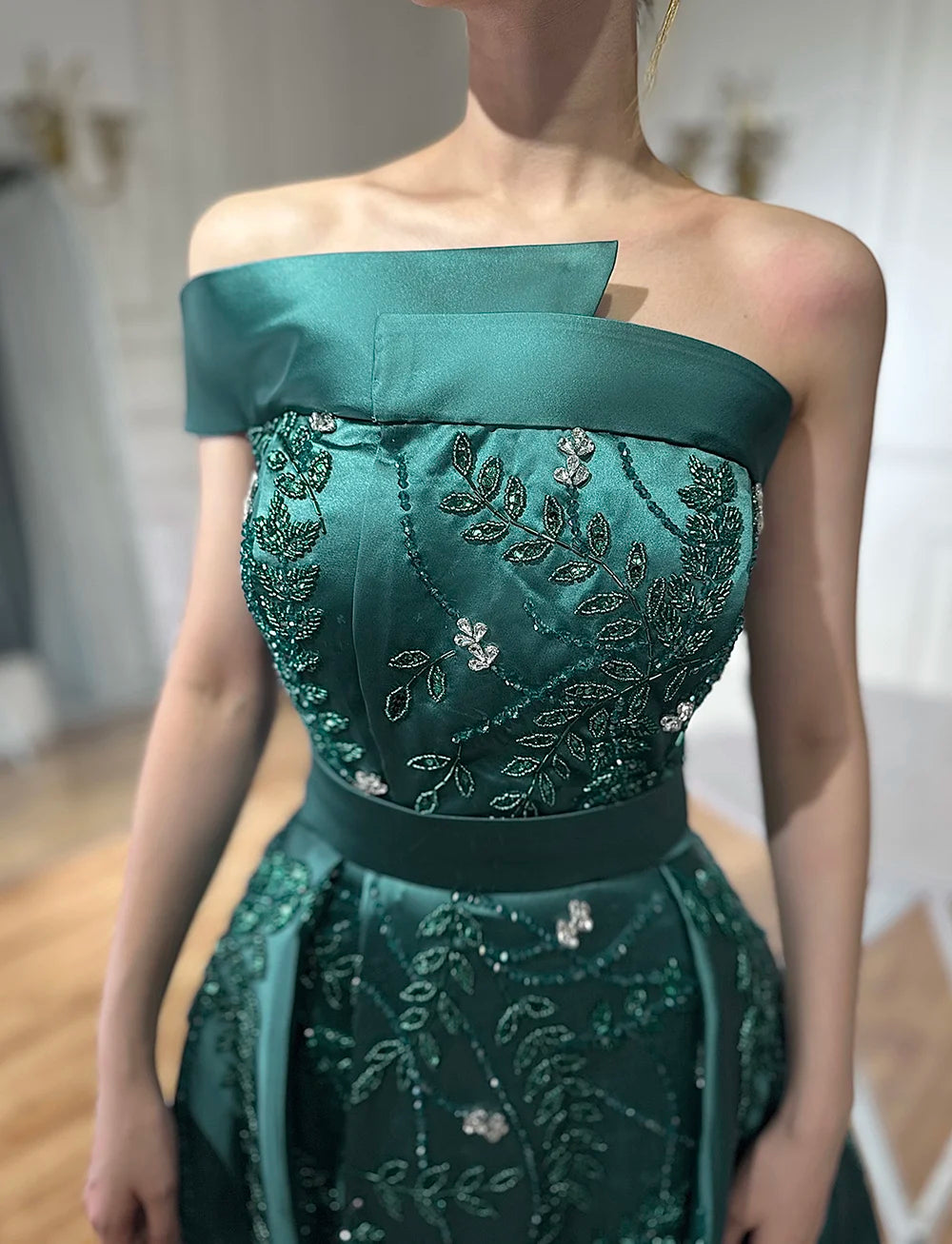 Luxury Dubai Green Arabic One Shoulder Satin Evening Gown Beaded Dress with Overskirt and Split - Elegant Formal Wear for Weddings, Galas & Special Occasions