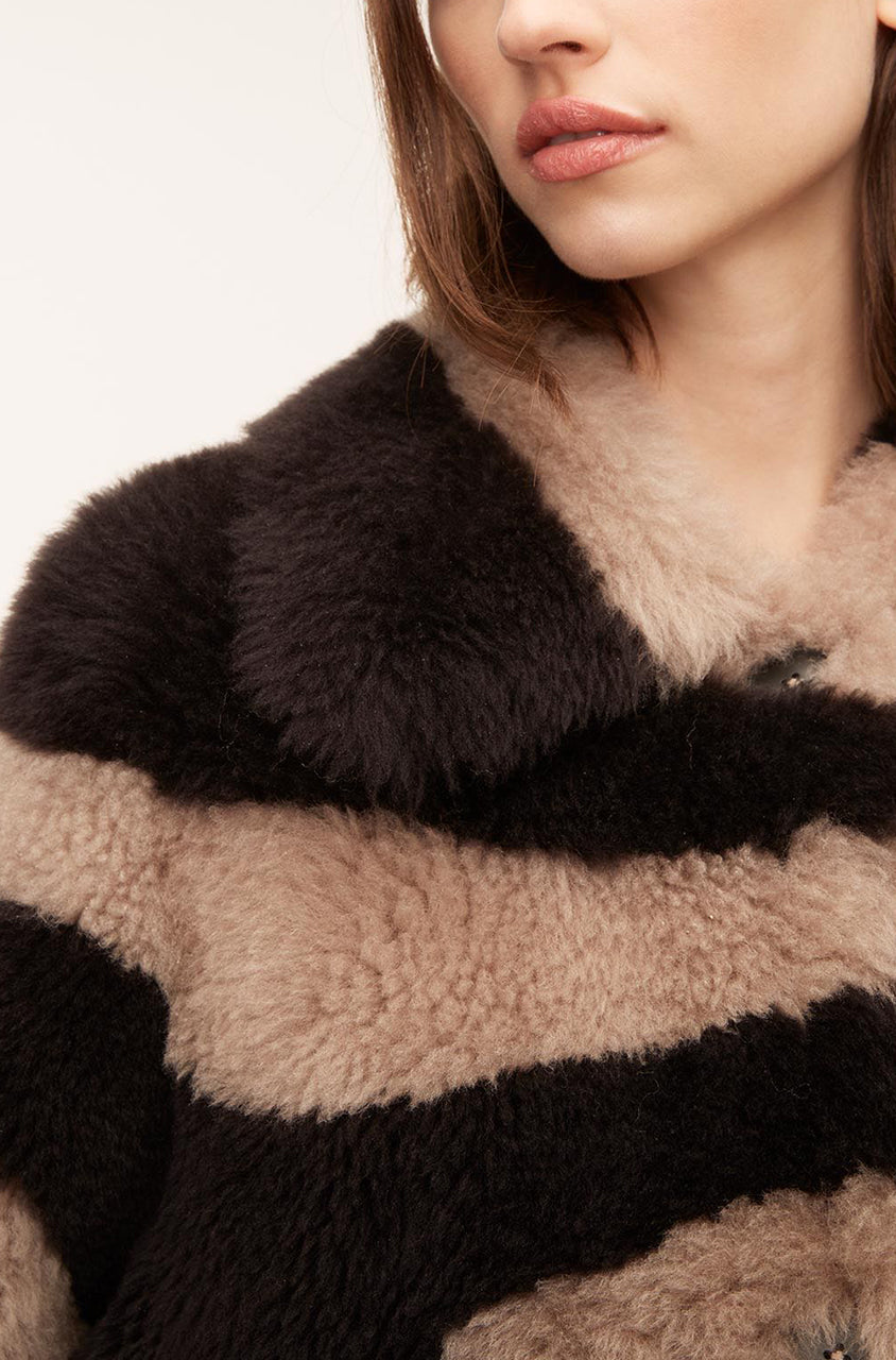 Stylish Zebra Print Patchwork Shearling Coat for Women - Cozy Winter Jacket with Faux Fur Trim - Perfect for Casual Outings and Cold Weather Fashion