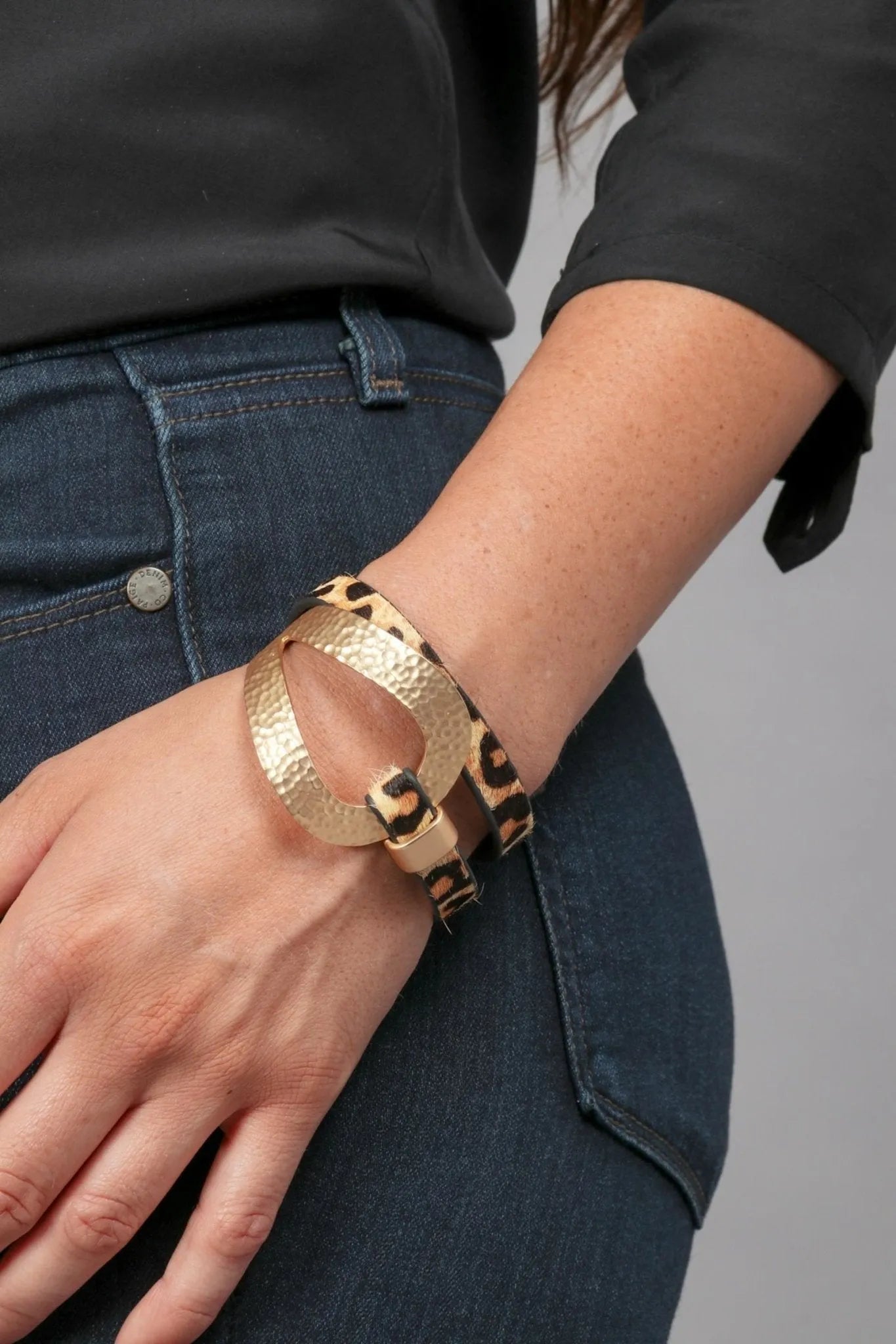 Gold Loop Animal Print Leather Bracelet for Women - Trendy Boho Chic Jewelry Gift for Casual Wear & Party Outfits