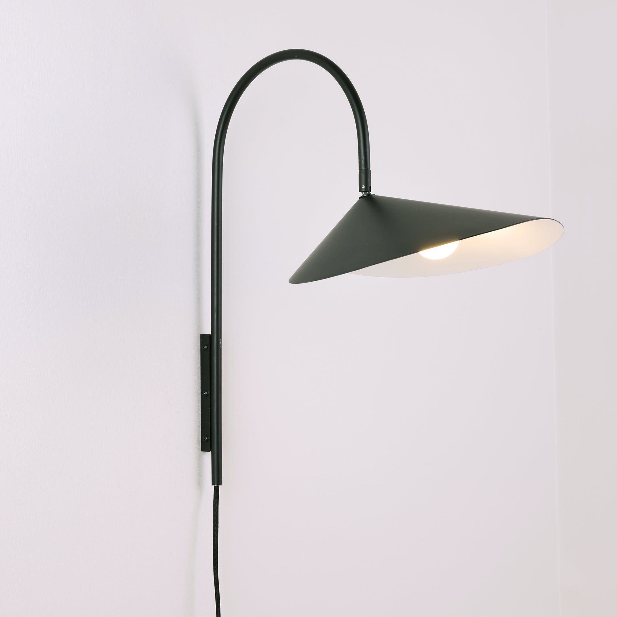 Alocasia Modern Swivel Wall Light - Adjustable Indoor/Outdoor Lighting for Living Room, Bedroom, Patio & Garden Decor