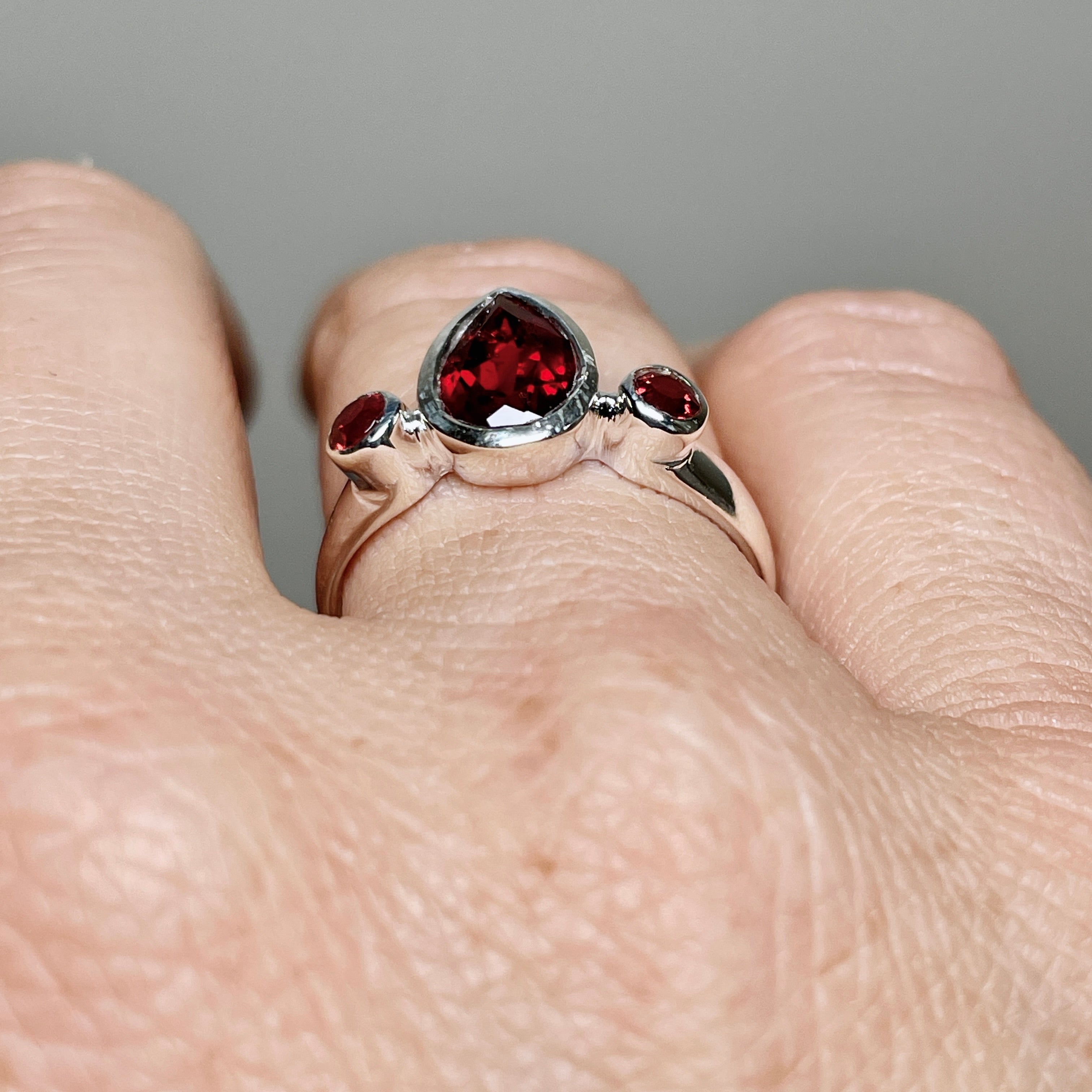 Garnet Faceted Gemstone Teardrop Ring with Accent Stones R3668 - Elegant Jewelry for Women, Perfect for Weddings, Parties & Special Occasions